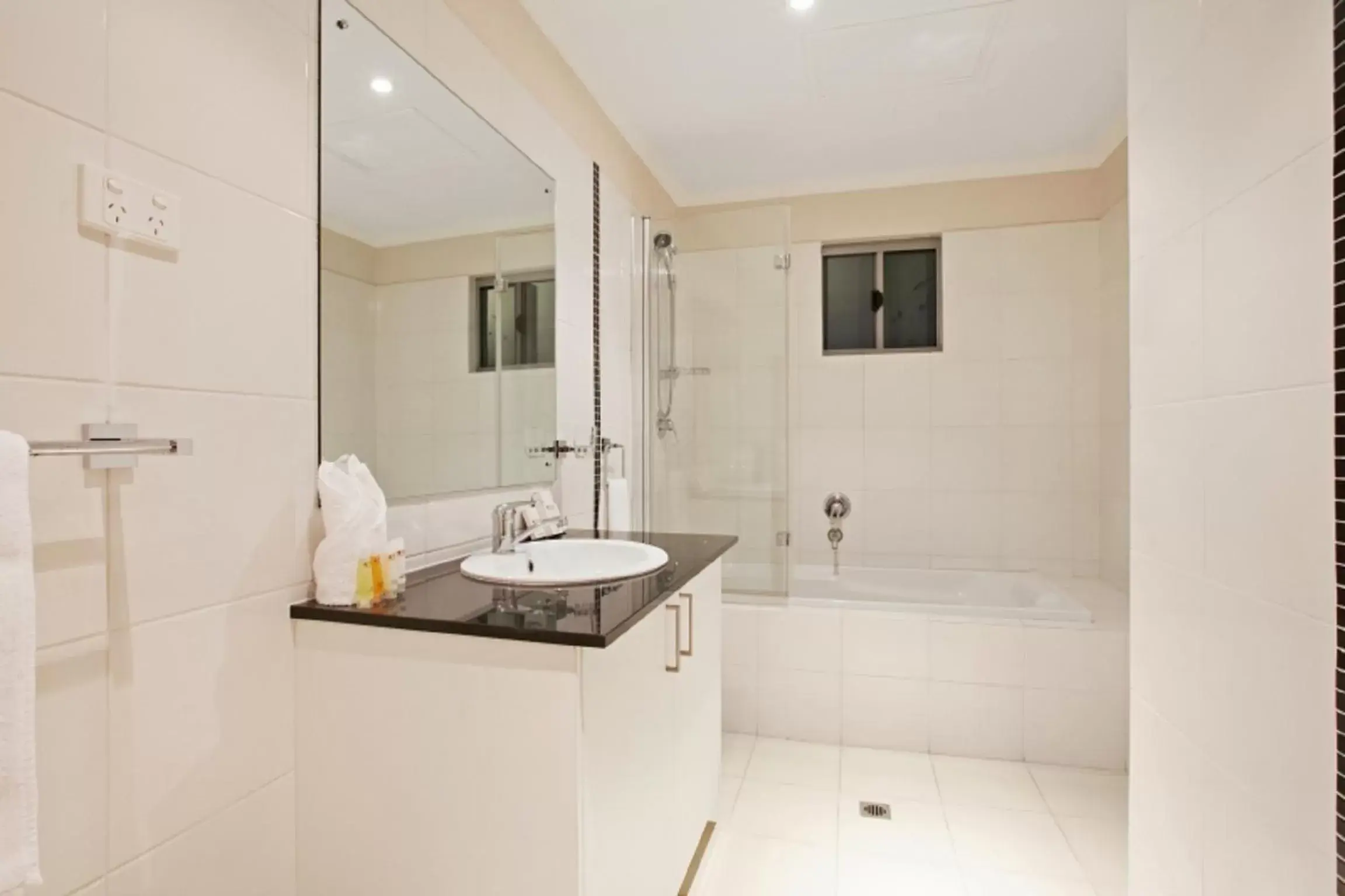 Bathroom in Argus Apartments Darwin