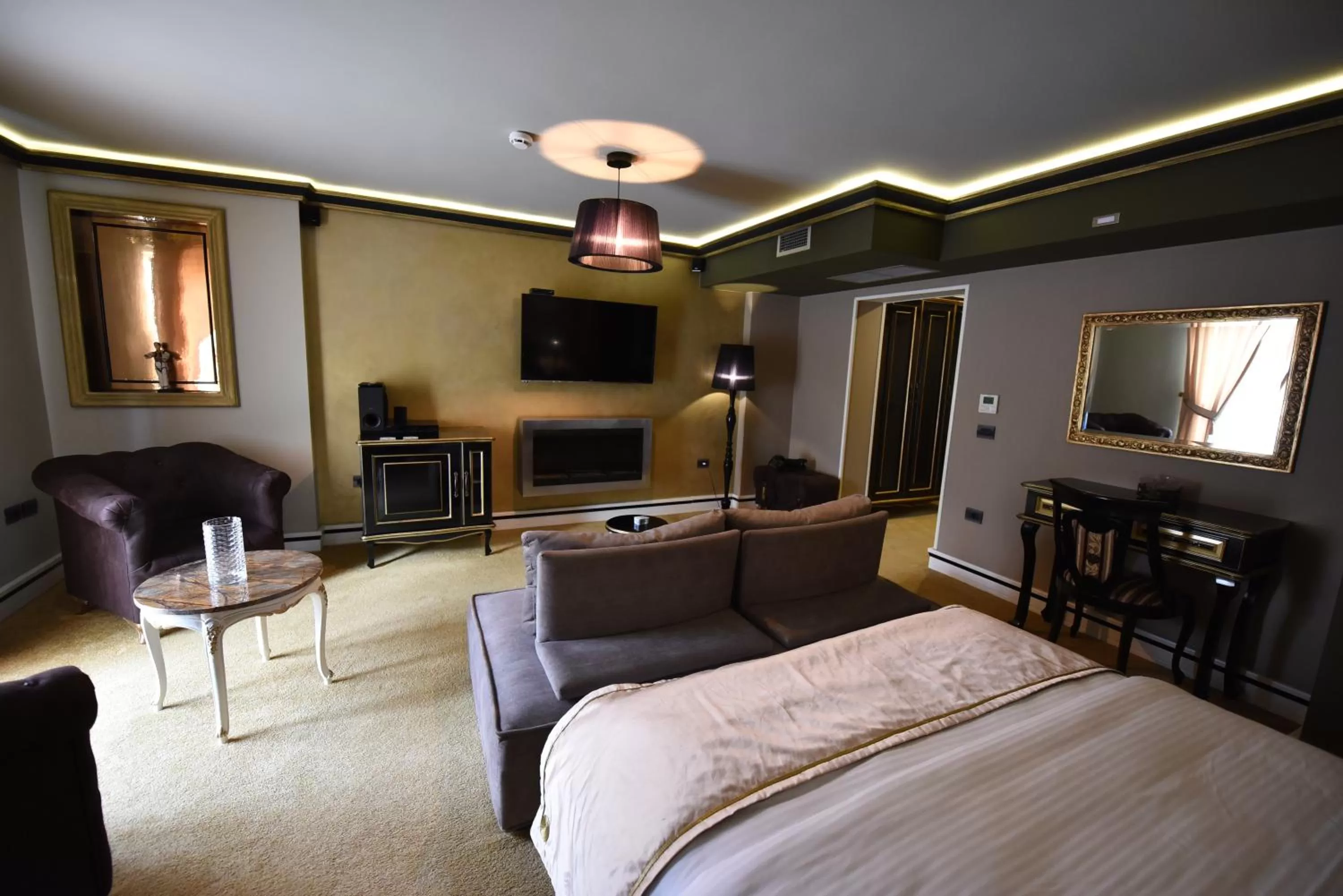 Photo of the whole room in Hotel Hymeti's Palace