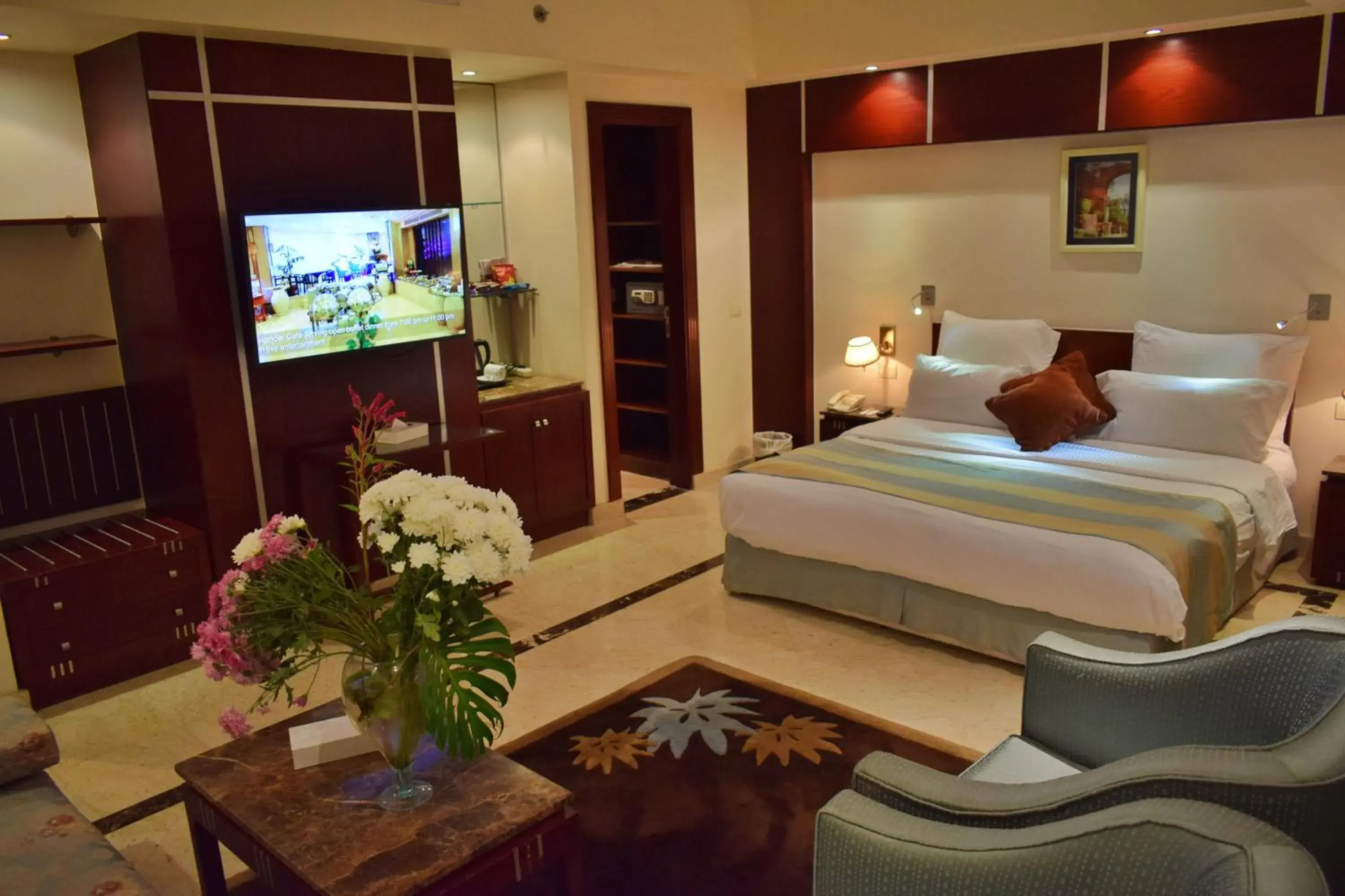 TV/Entertainment Center in Romance Alexandria Hotel