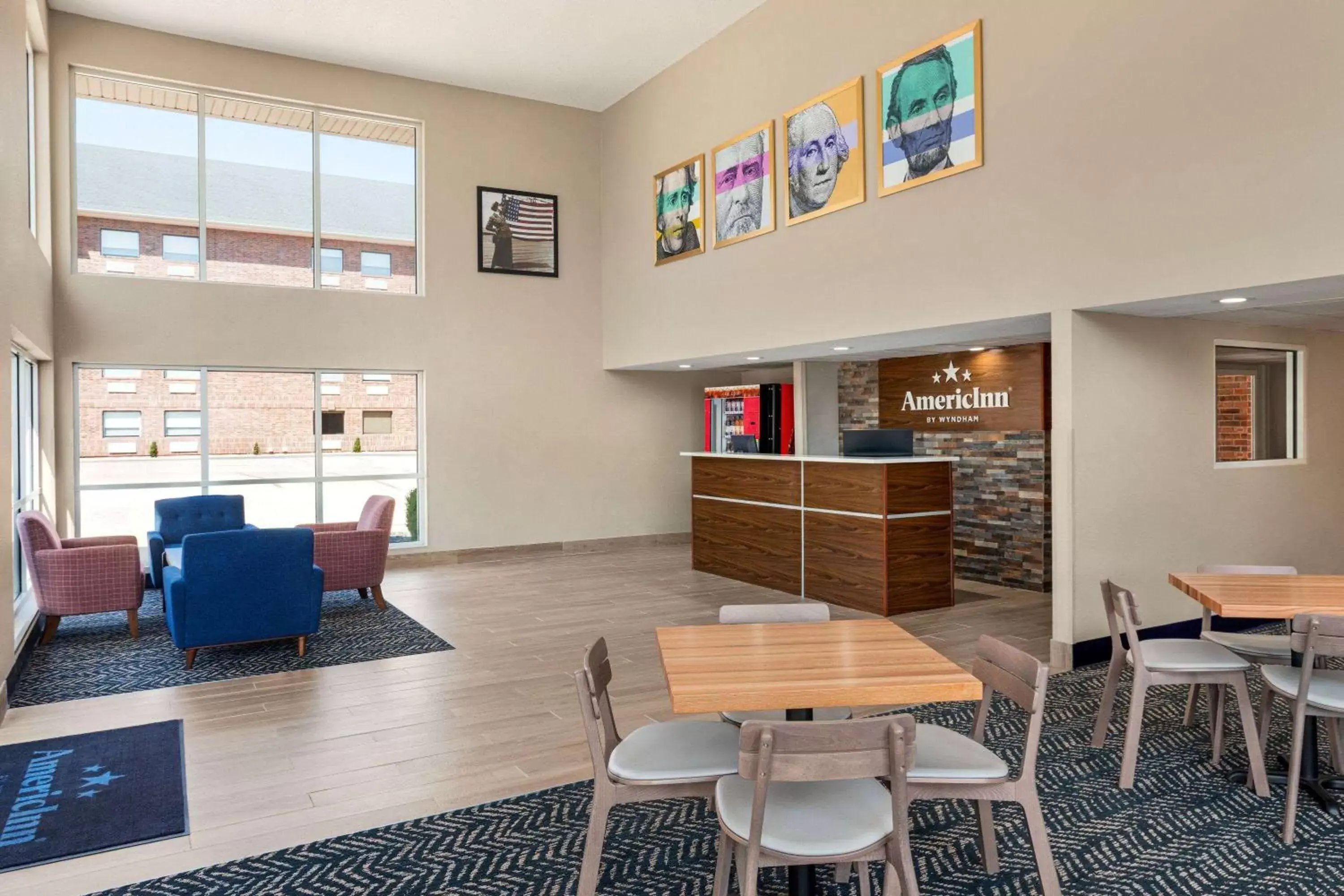 Lobby or reception, Lounge/Bar in AmericInn by Wyndham Branson & Conference Center