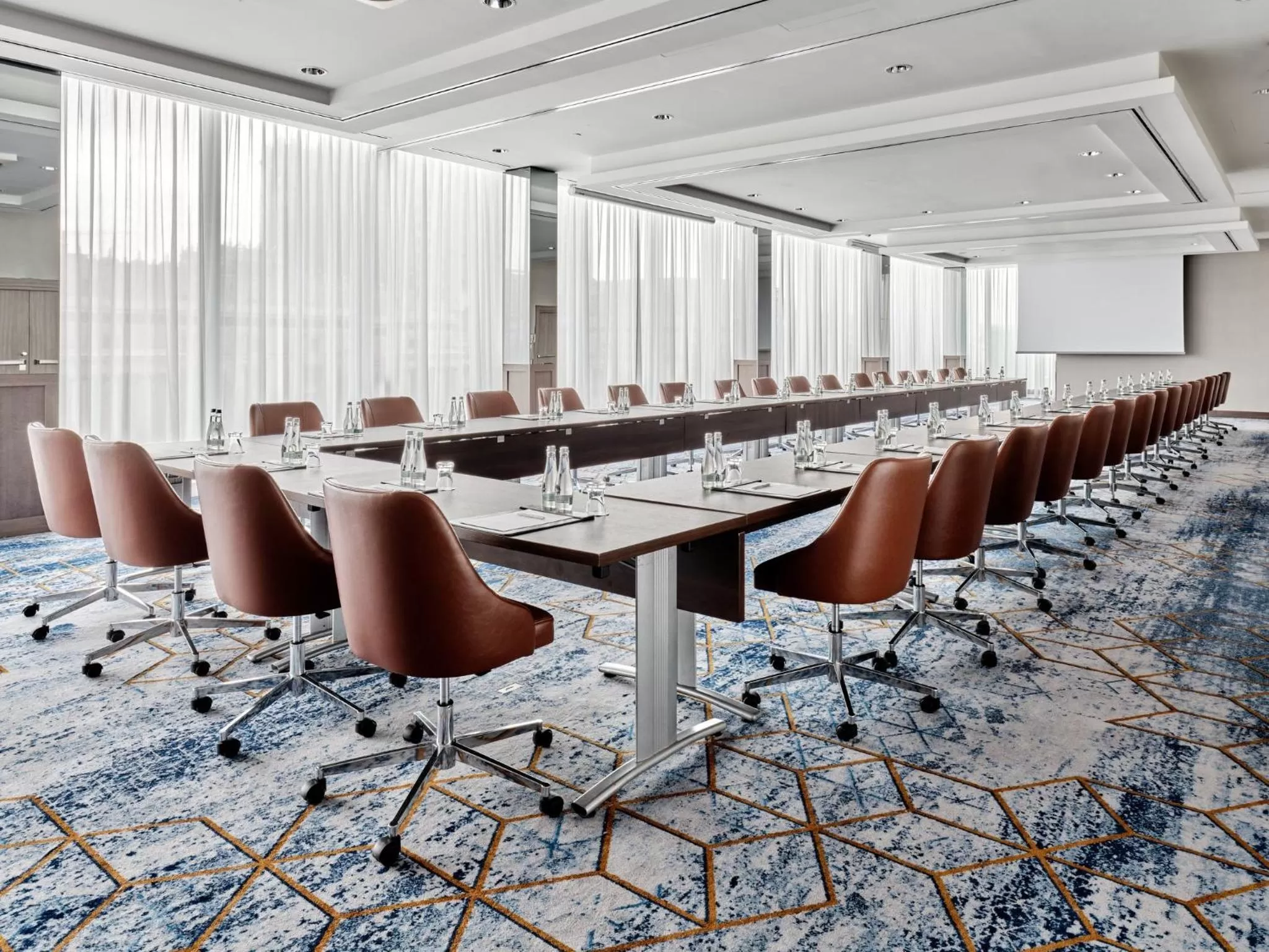 Meeting/conference room in InterContinental Warszawa by IHG
