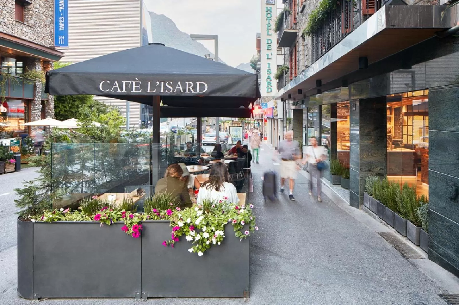 Property building in Hotel de l'Isard