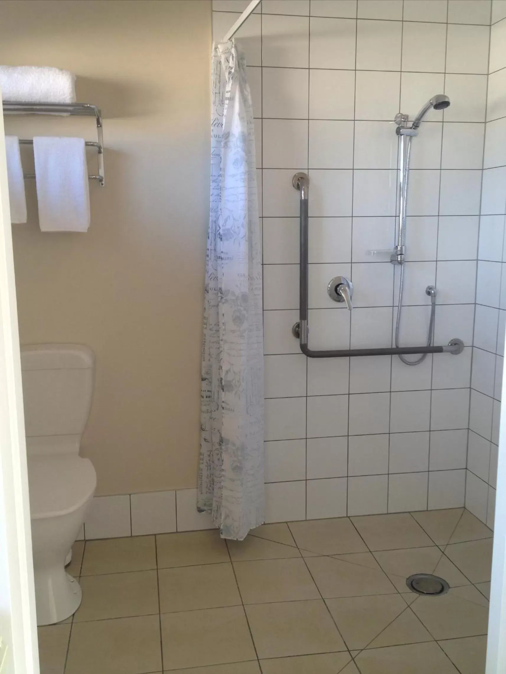 Shower in Westport Spa Motel Shower in Westport Spa Motel