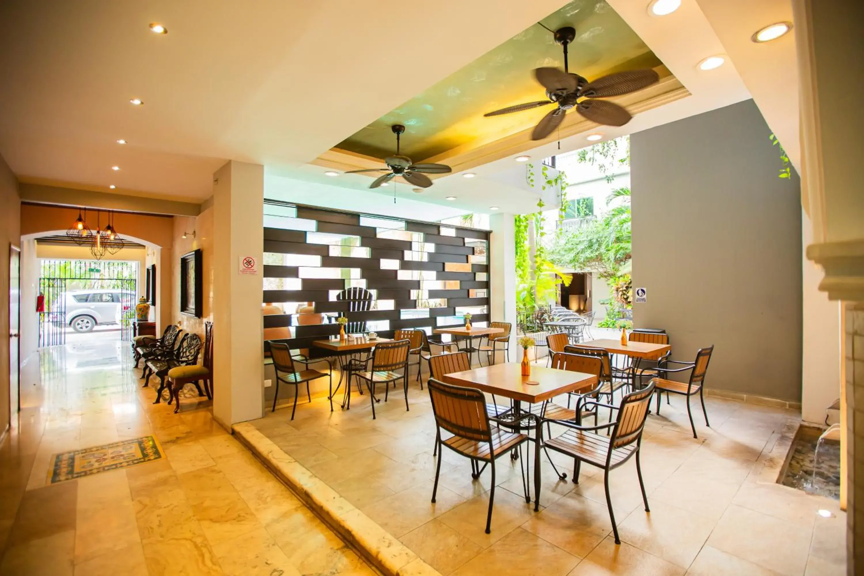 Dining area, Restaurant/Places to Eat in Hotel Nacional Merida