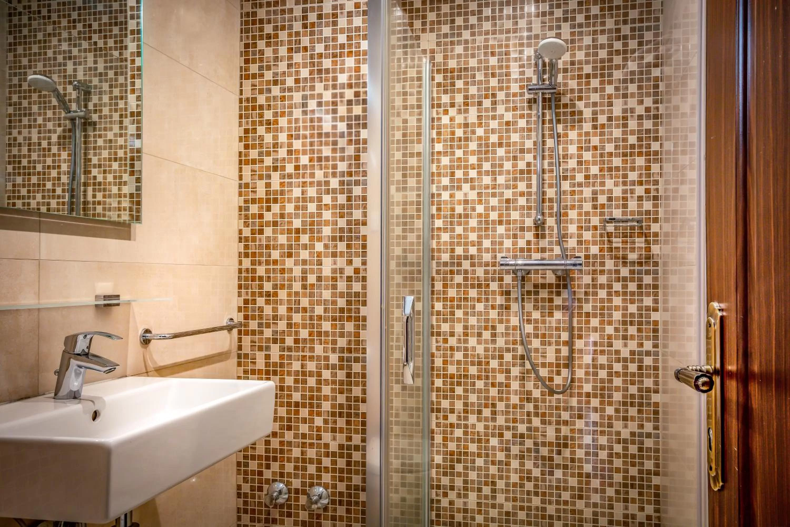 Bathroom in The Country Lodge Hotel