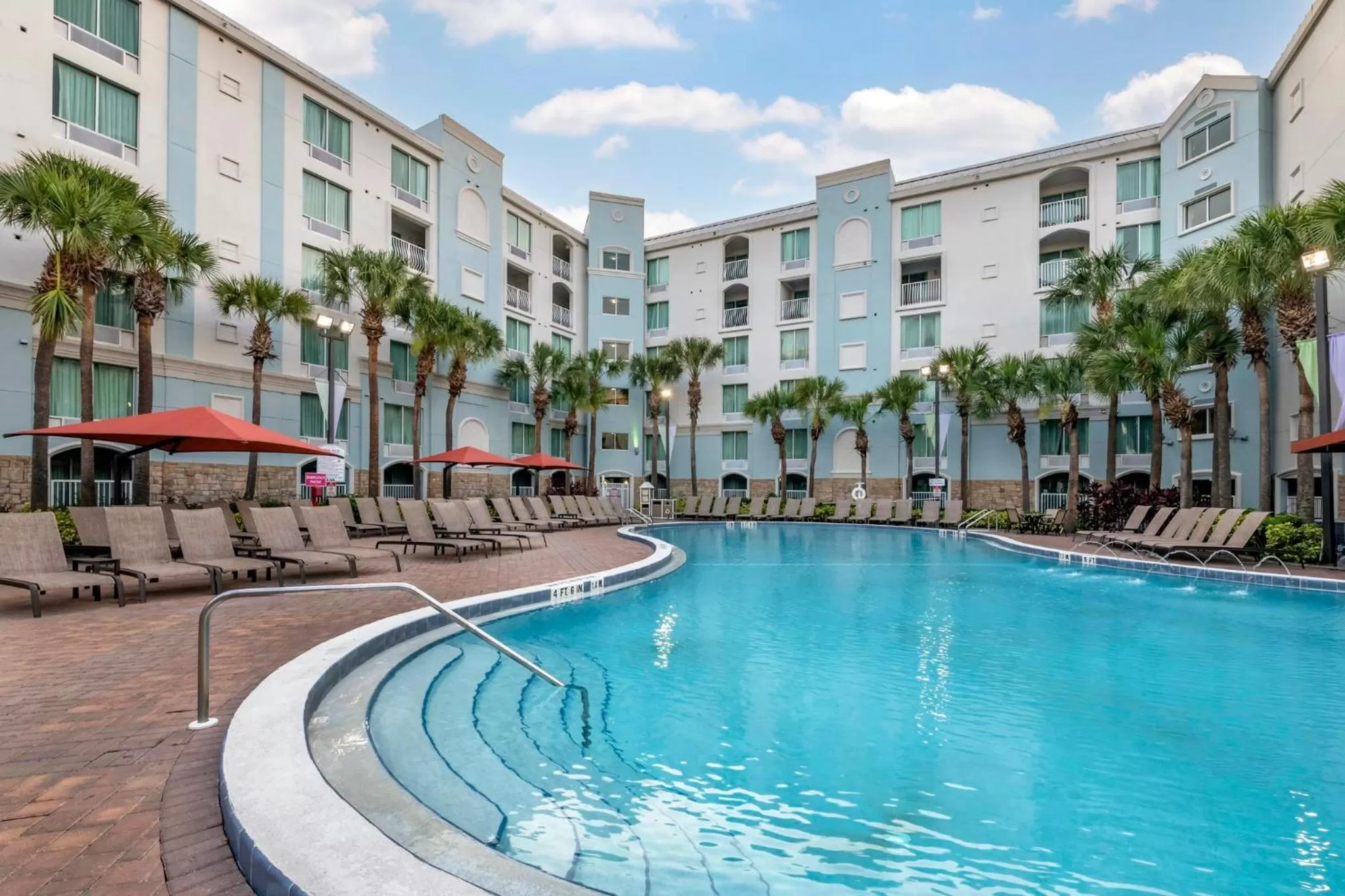 Swimming pool in Holiday Inn Resort Orlando - Lake Buena Vista by IHG