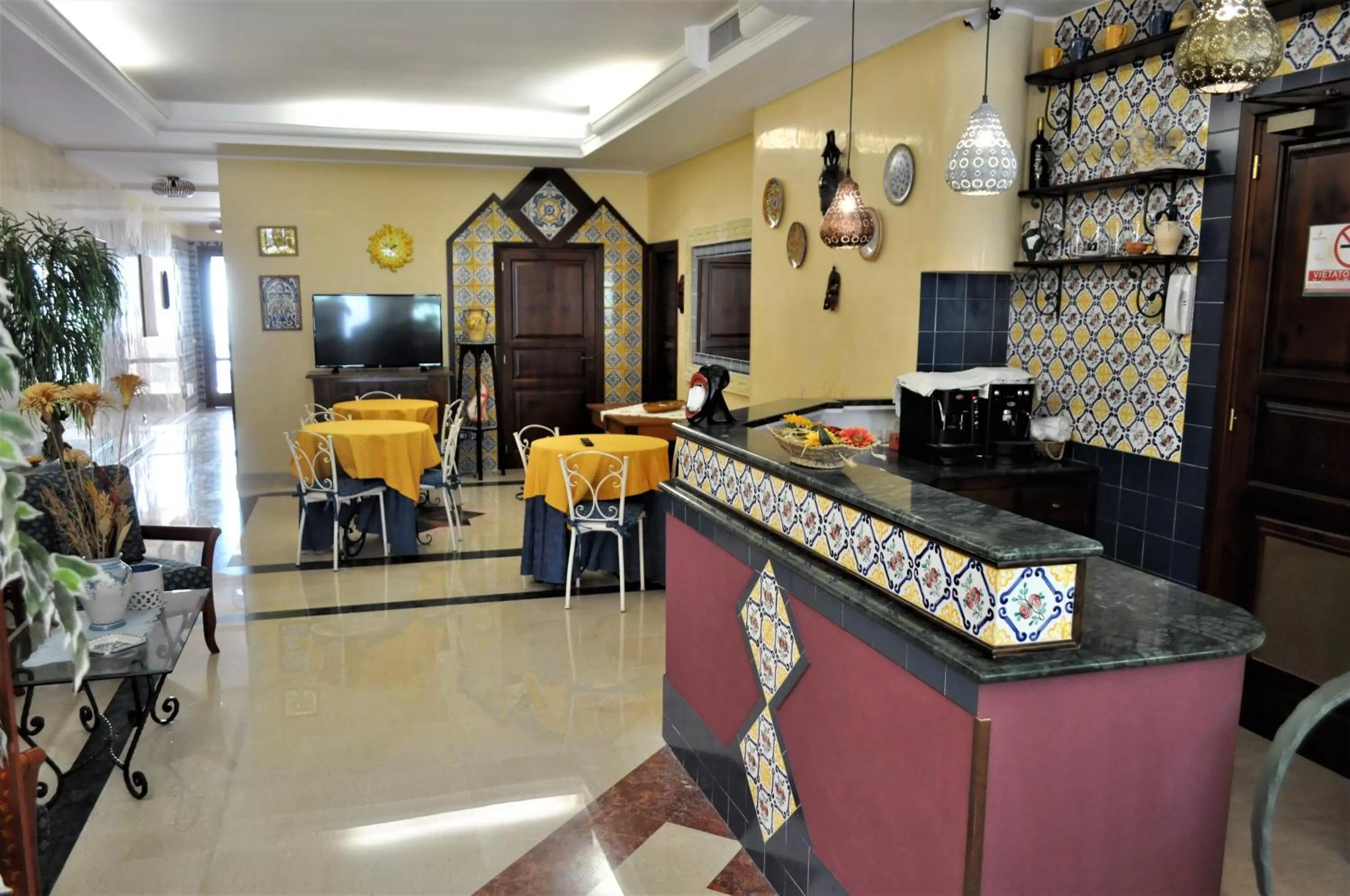 Communal lounge/ TV room in Al-Tair