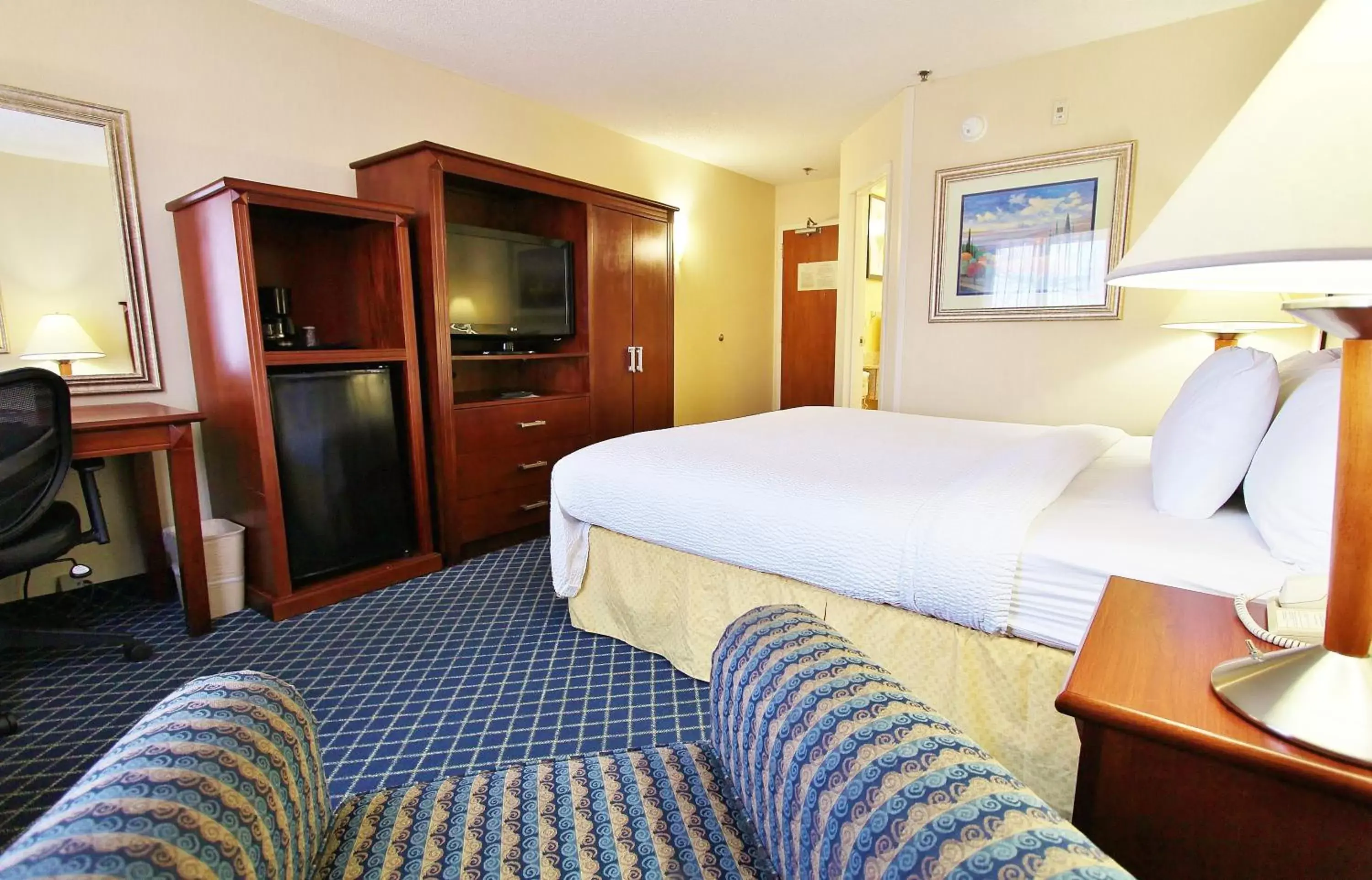 Photo of the whole room, Bed in Baymont by Wyndham Flagstaff Photo of the whole room, Bed in Baymont by Wyndham Flagstaff