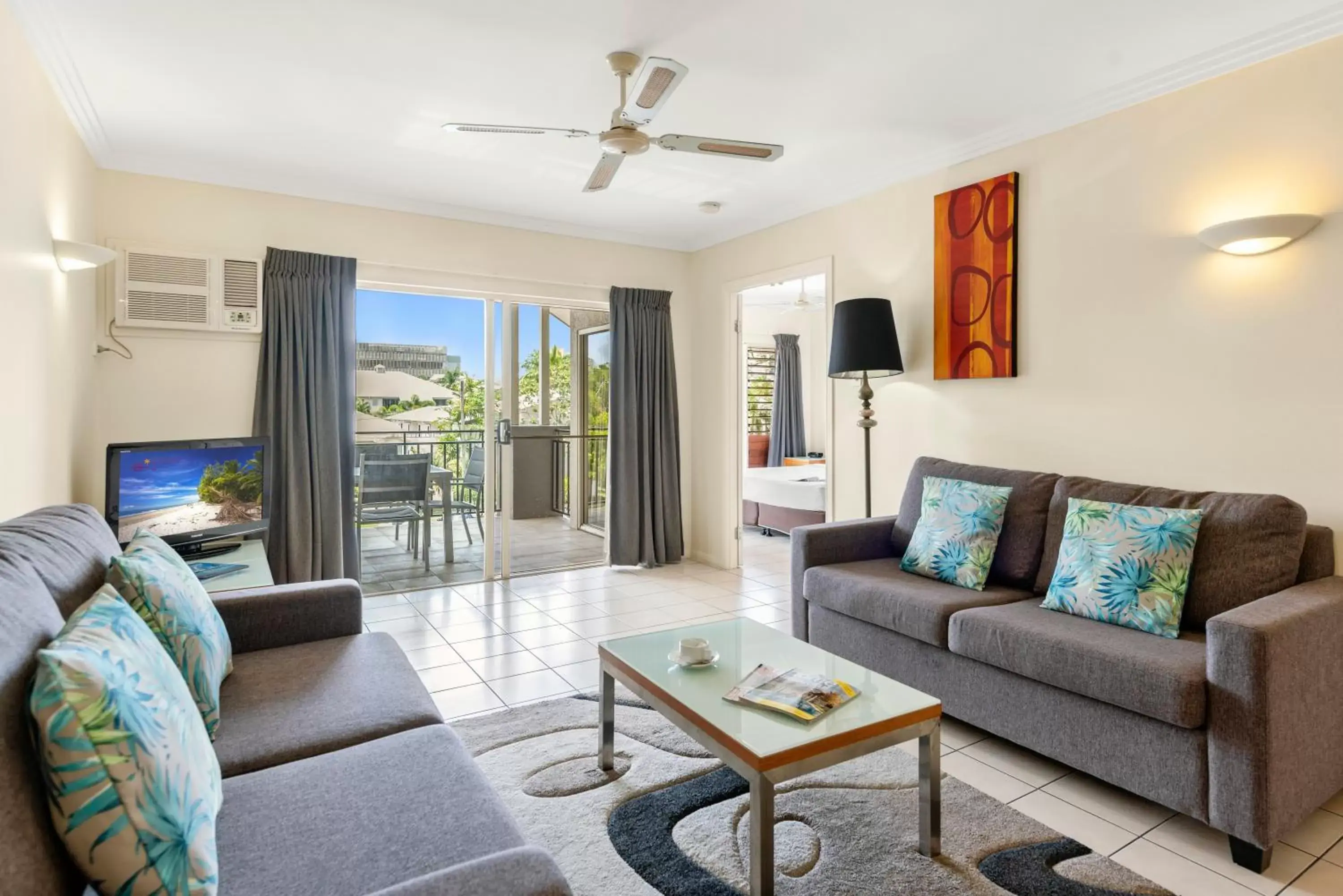 TV and multimedia, Seating Area in Bay Village Tropical Retreat & Apartments