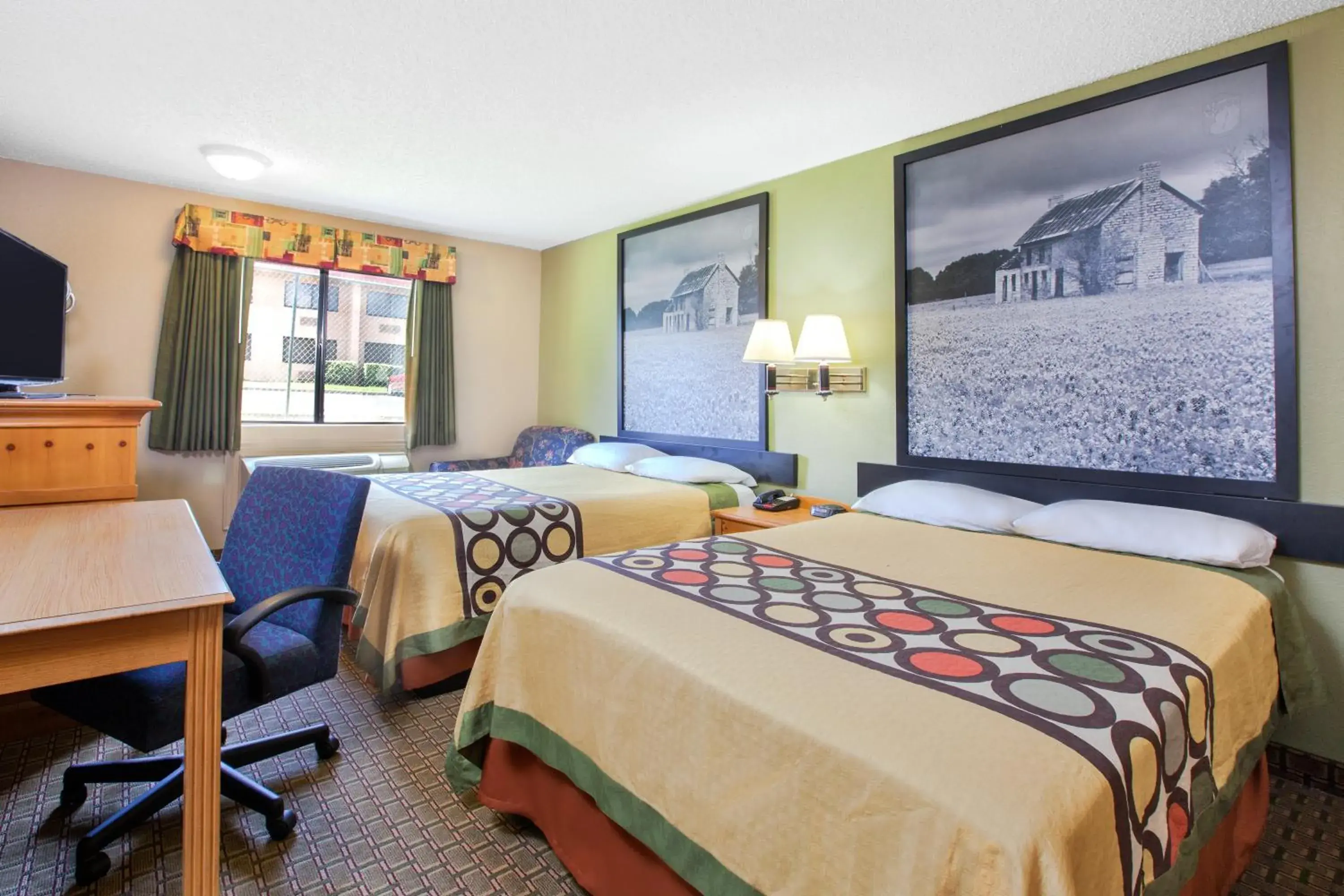 Photo of the whole room, Bed in Super 8 by Wyndham Sherman Photo of the whole room, Bed in Super 8 by Wyndham Sherman