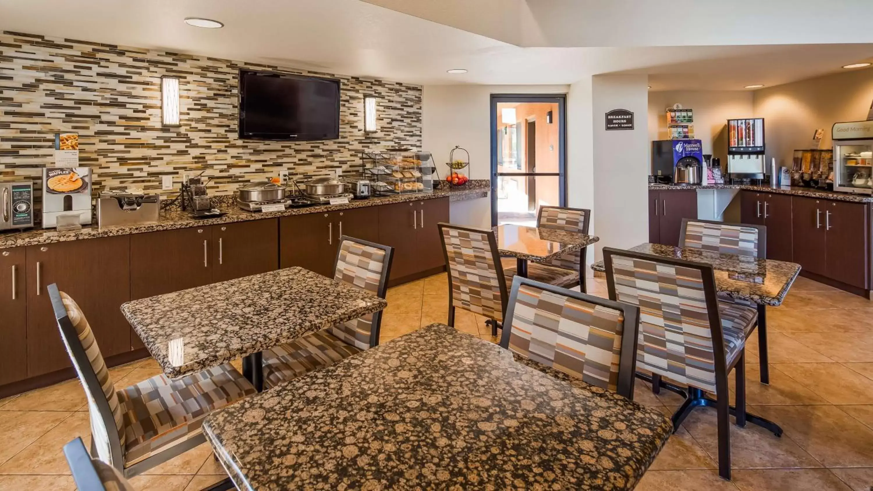 Restaurant/Places to Eat in Best Western Inn of Chandler