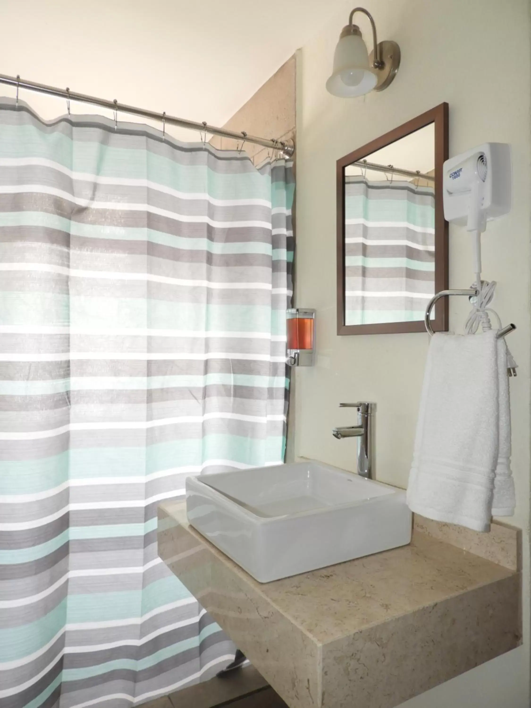 towels, Bathroom in Casona San Cayetano Suites & Lofts by Lunian