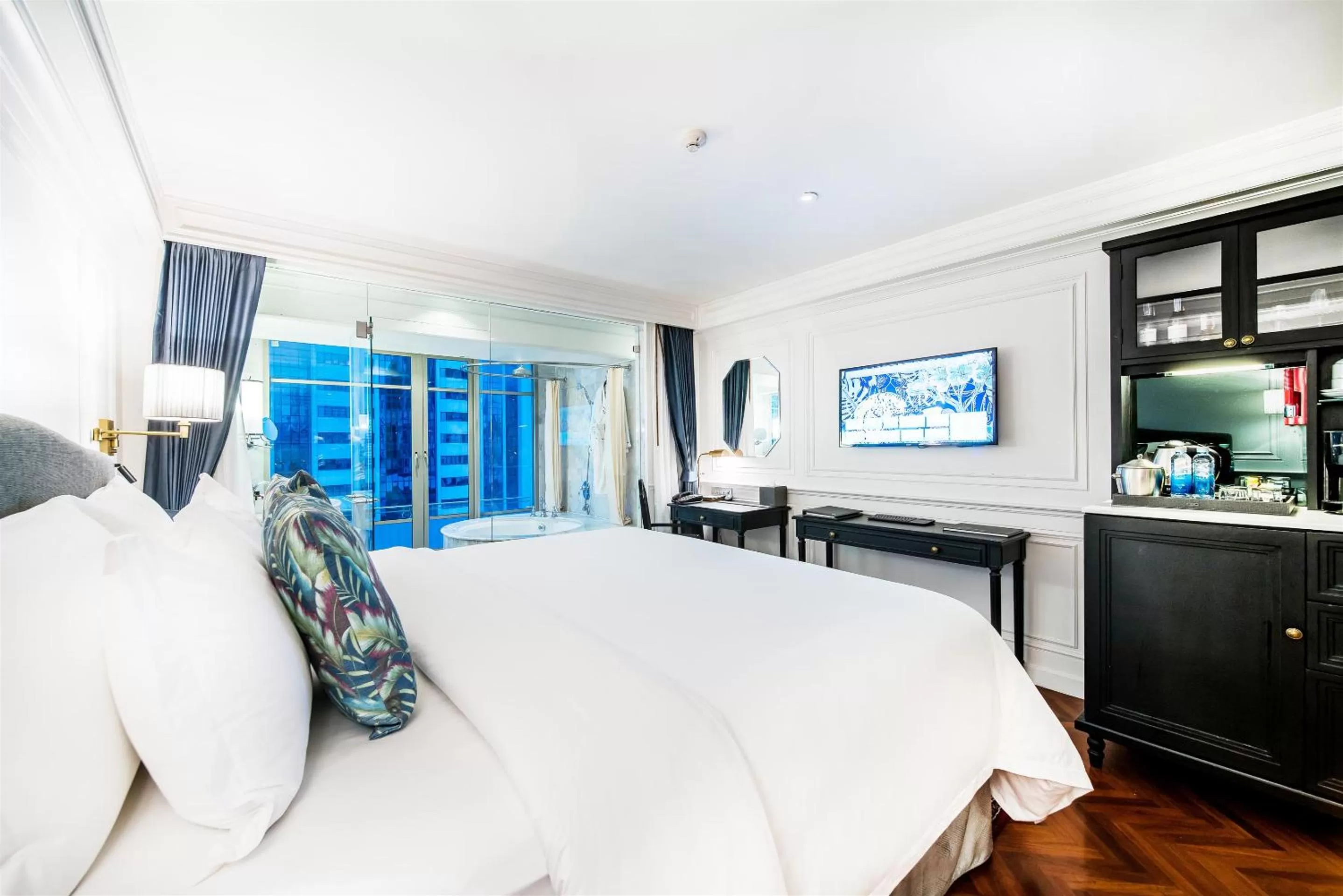 Bedroom, Bed in Akara Hotel