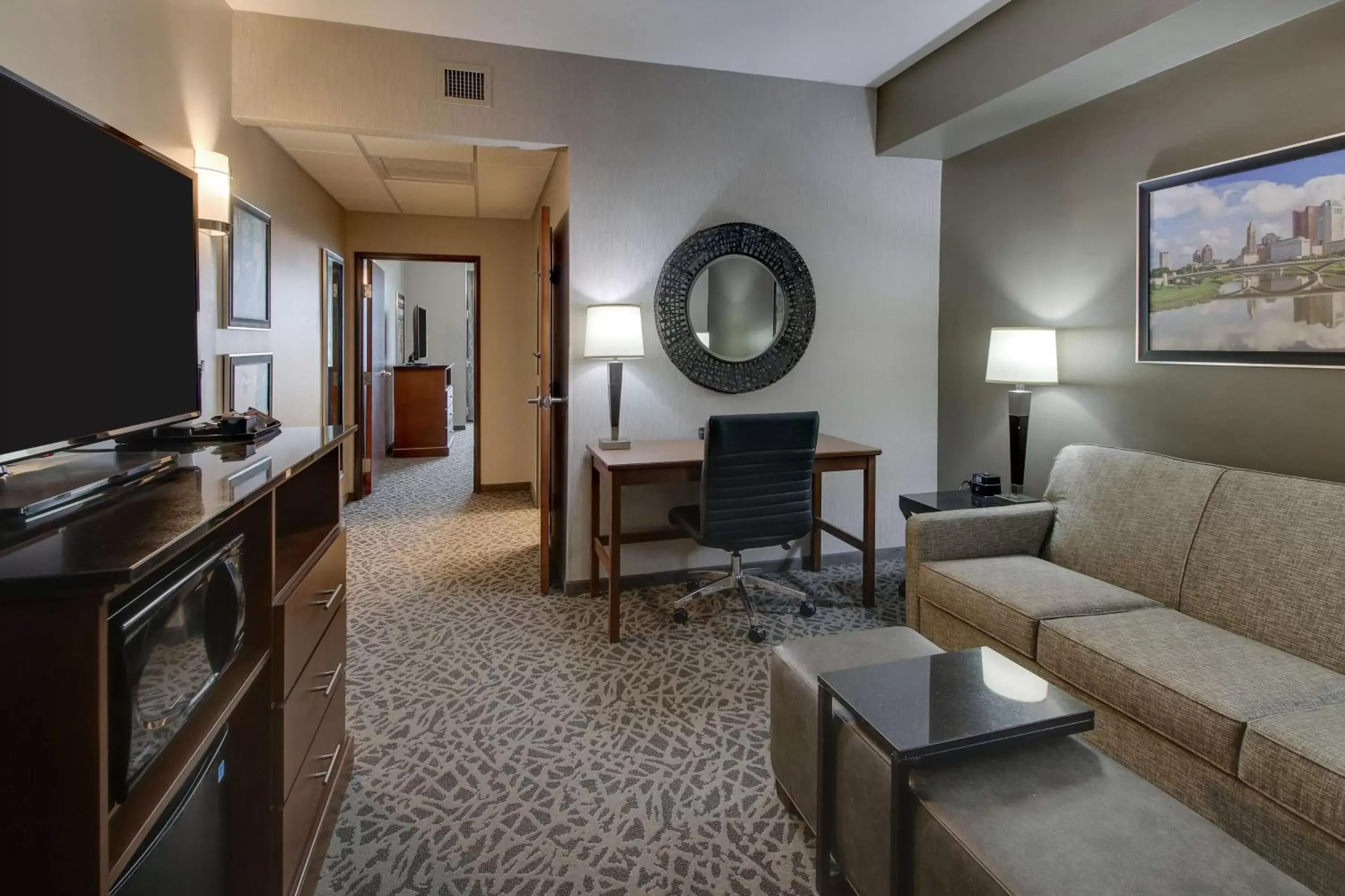 Photo of the whole room, Seating Area in Drury Inn & Suites Cleveland Beachwood