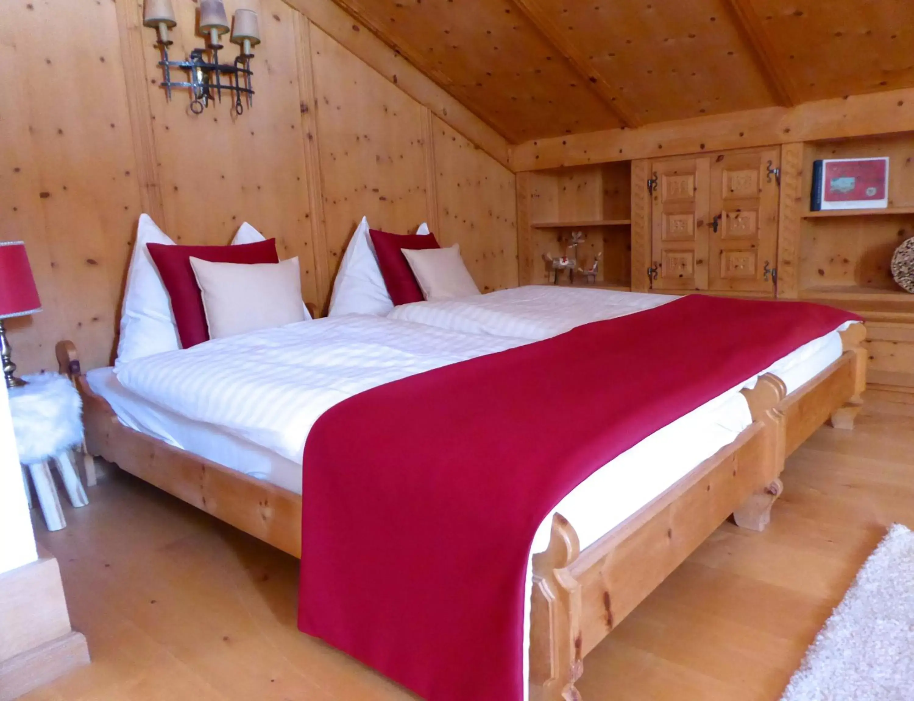 Bed in Hotel Roseg-Gletscher
