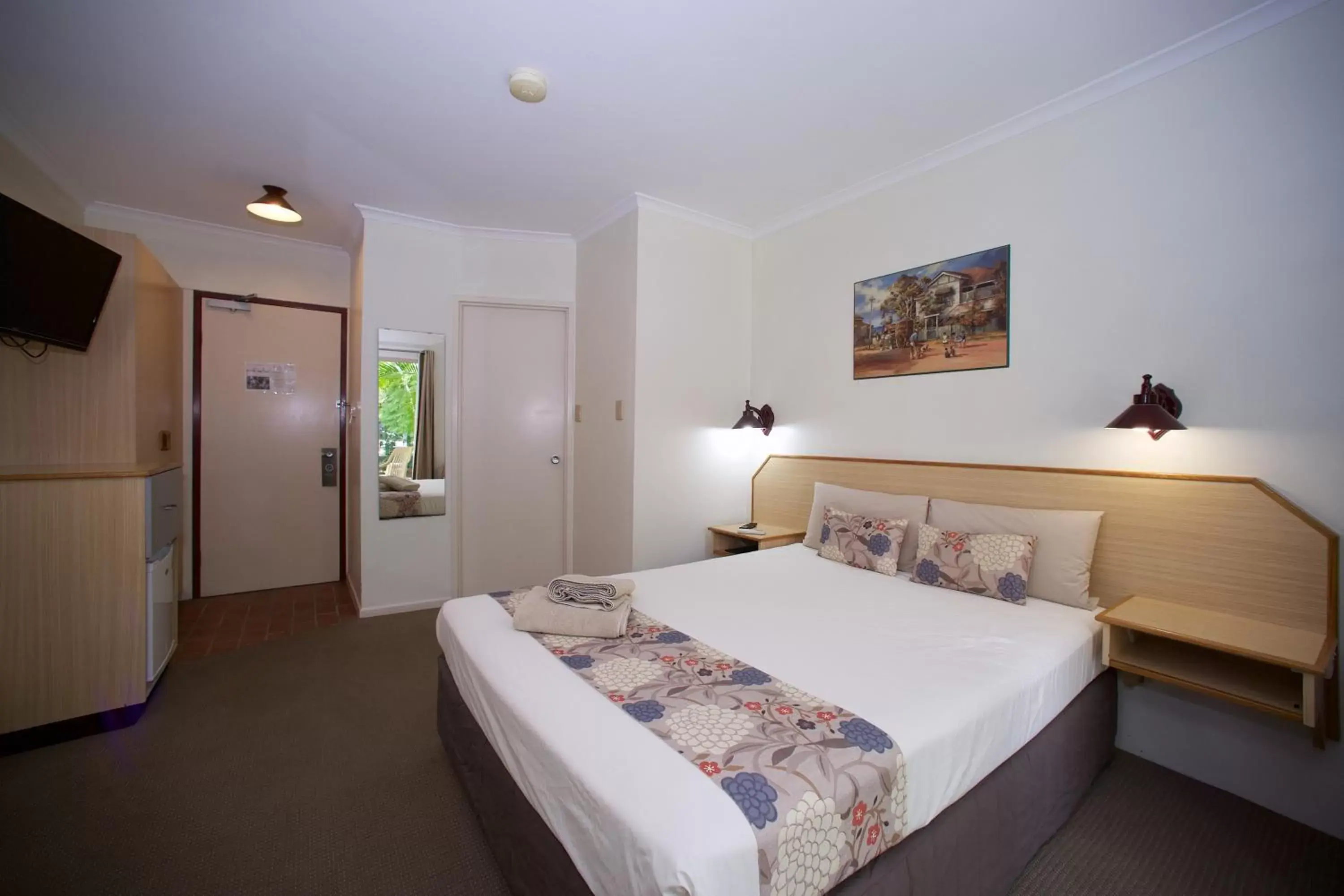 Photo of the whole room, Bed in Ingenia Holidays Taigum (Formerly Colonial Village)