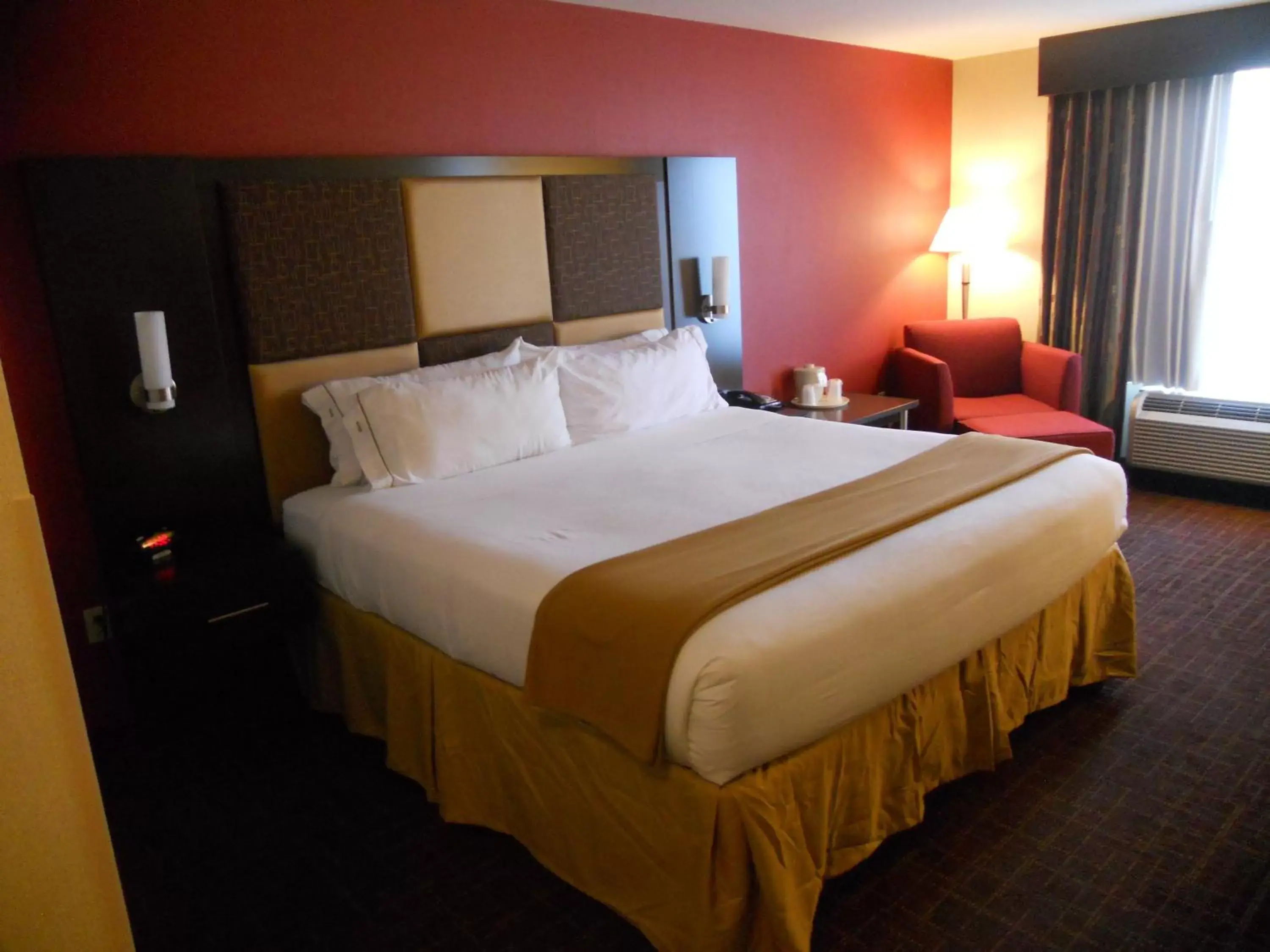 Photo of the whole room, Bed in Holiday Inn Express Greensburg, an IHG Hotel