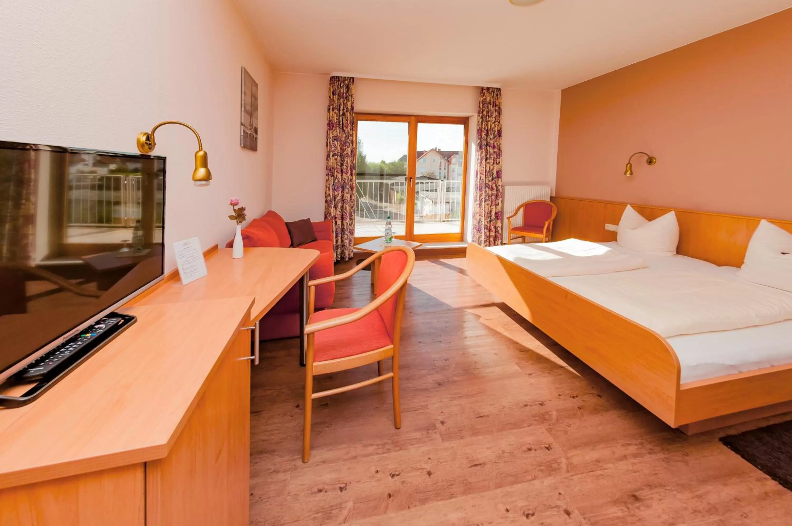 Photo of the whole room, Bed in Hotel Bett & Frühstück