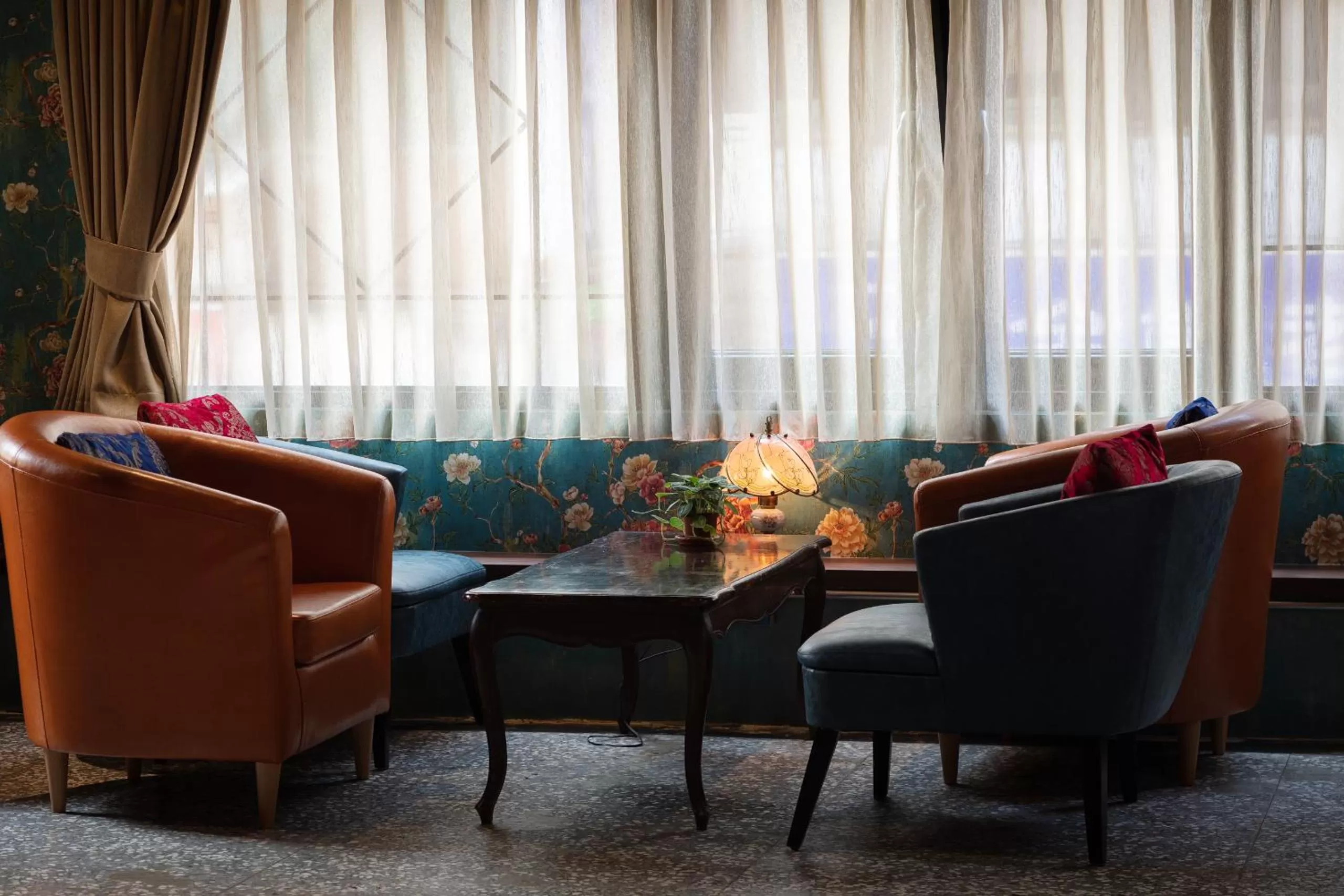 Communal lounge/ TV room in Cho Hotel