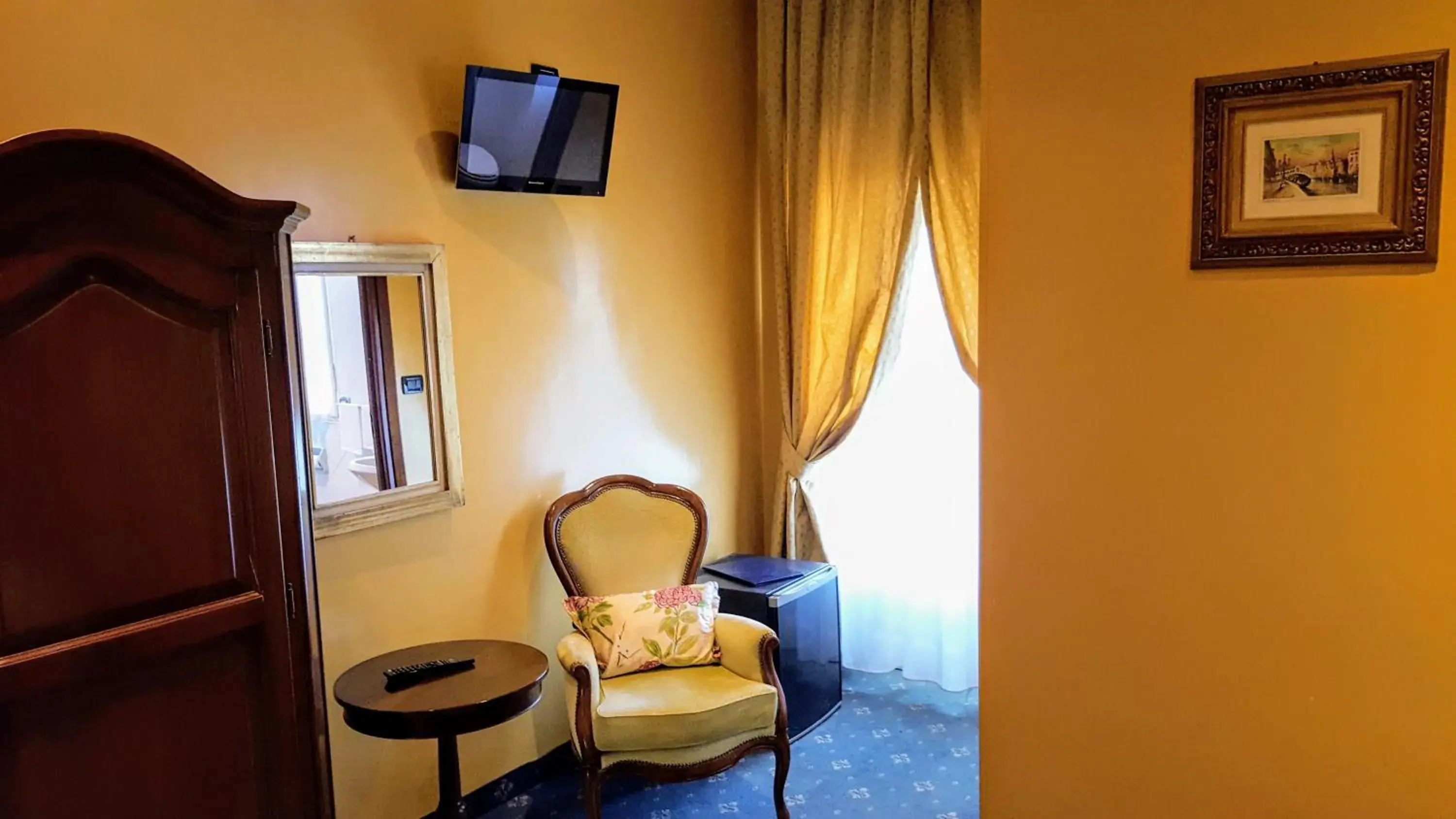 TV and multimedia, Seating Area in Hotel Ponte Sassi