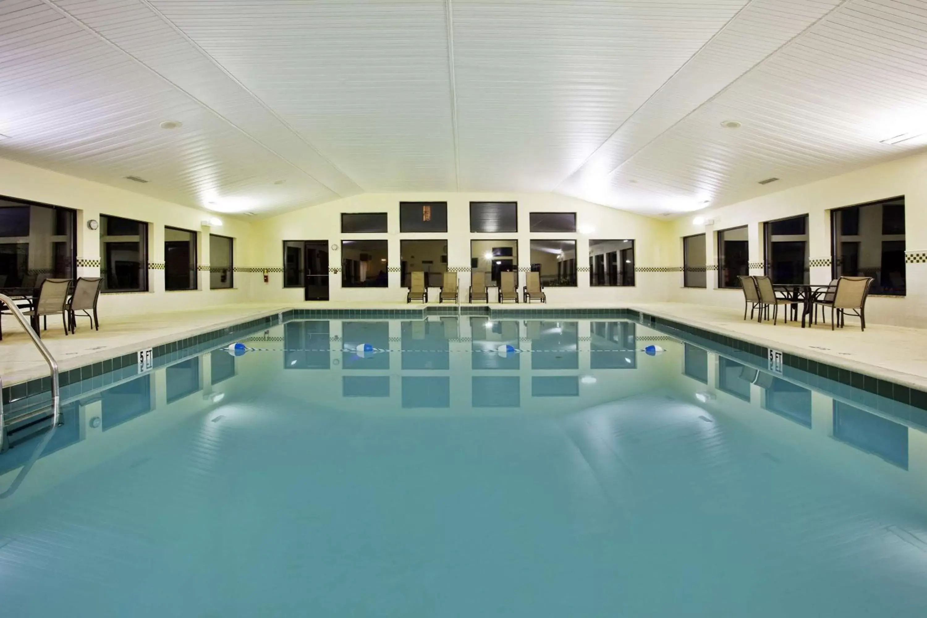 On site, Swimming Pool in Country Inn & Suites by Radisson, Atlanta Galleria Ballpark, GA