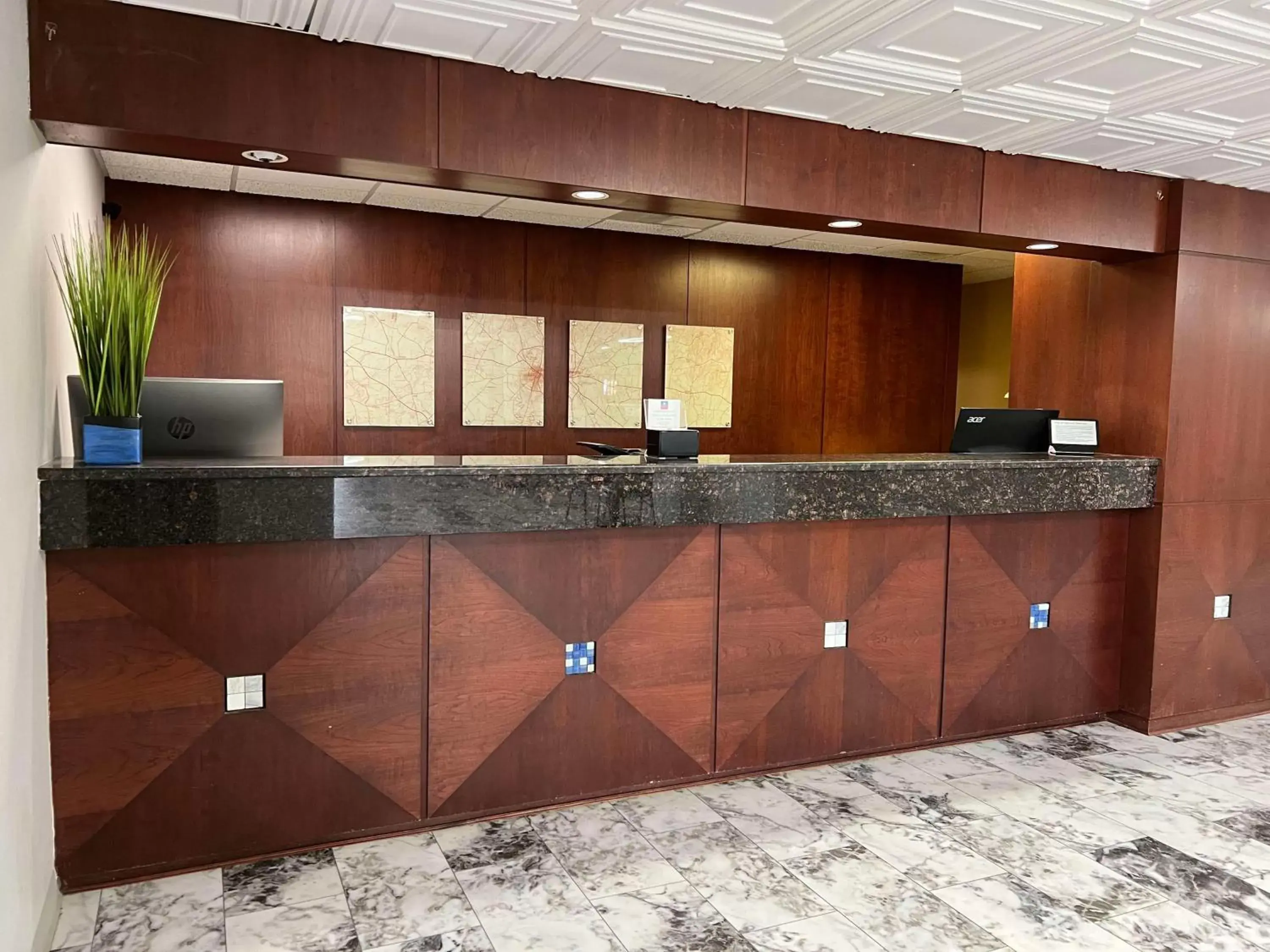 Lobby or reception, Lobby/Reception in SureStay Plus Hotel by Best Western Hopkinsville