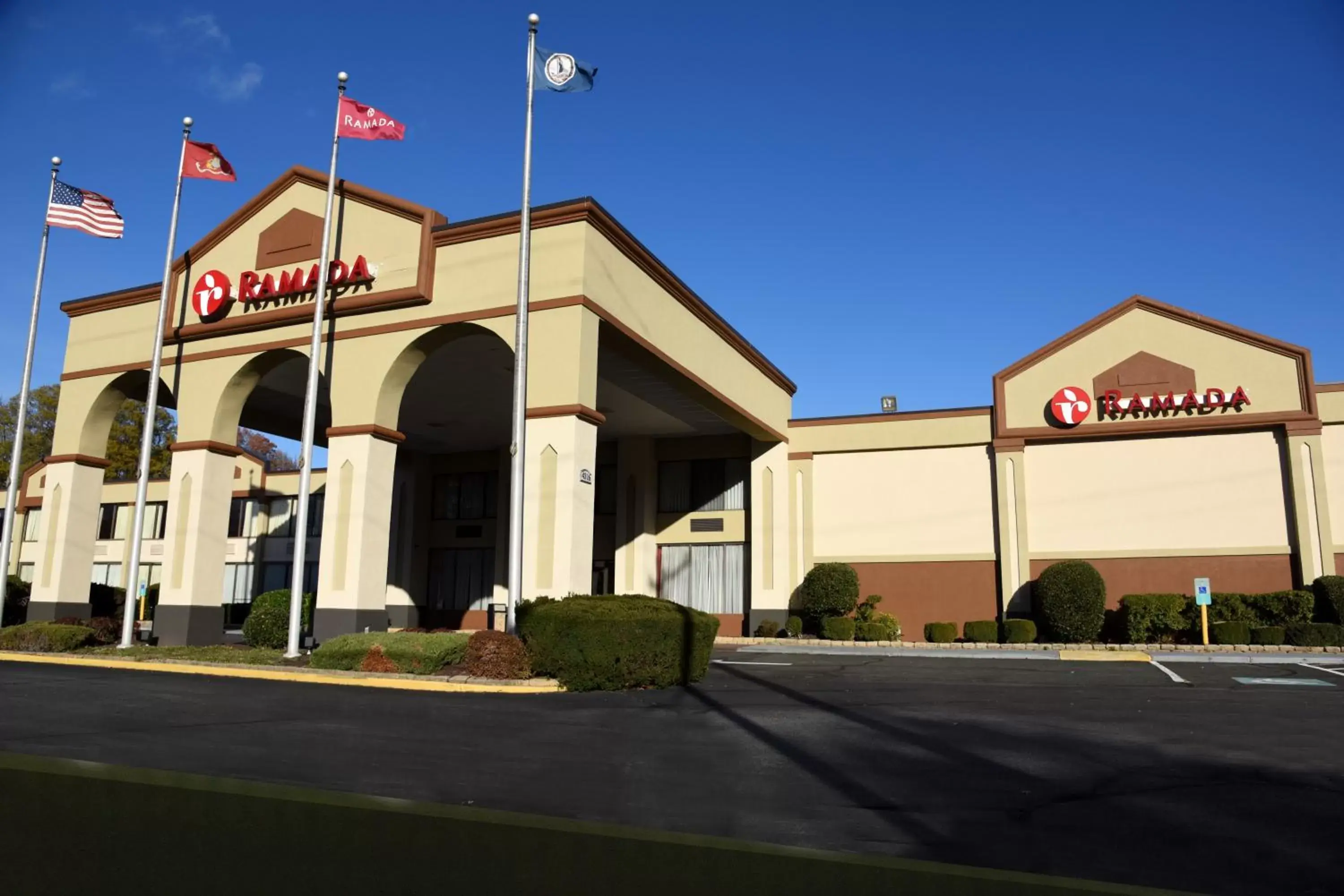 Facade/entrance, Property Building in Ramada by Wyndham Triangle/Quantico