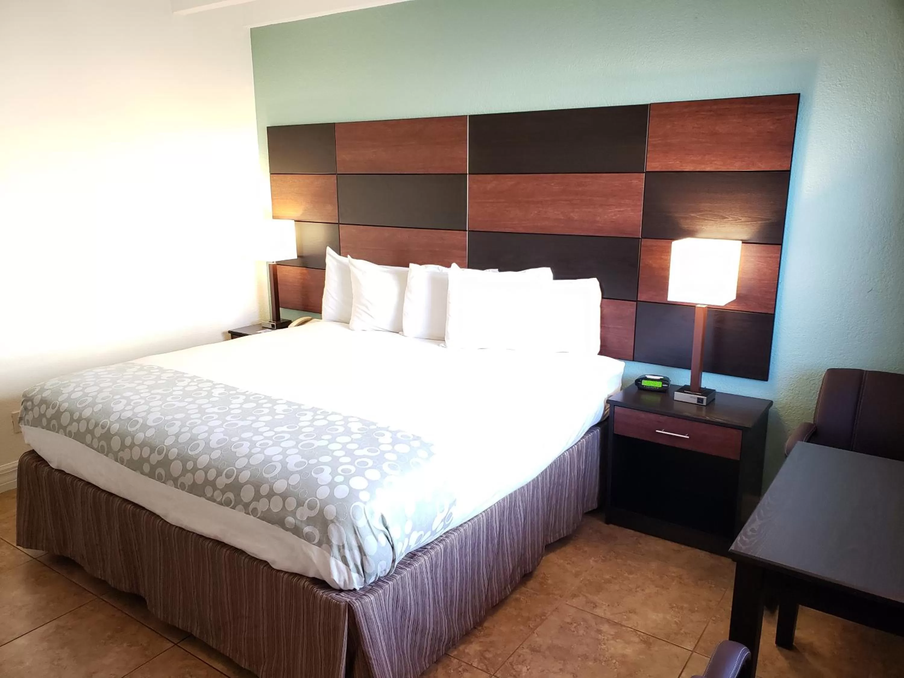 Oceanfront Inn and Suites - Ormond
