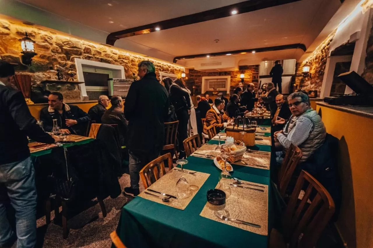 Restaurant/places to eat in HOTEL LAFAYETTE