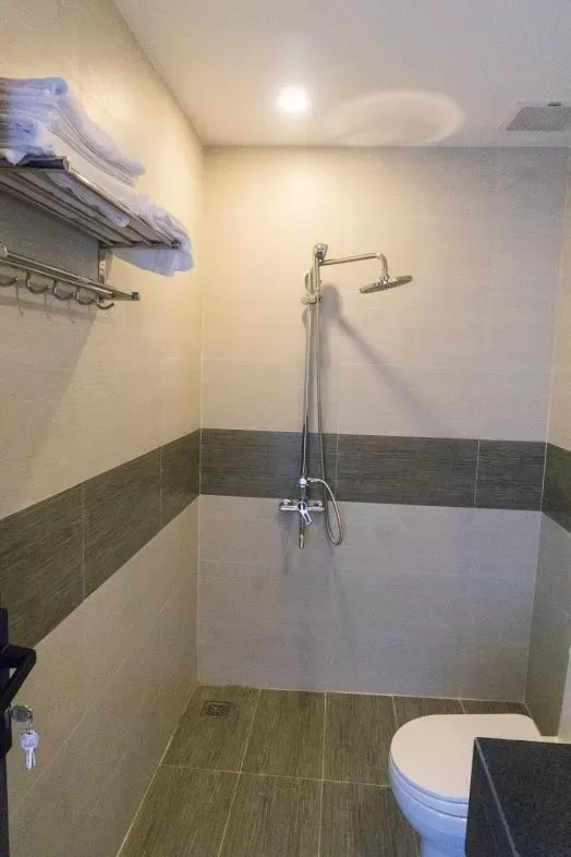 Bathroom in Aries Hotel