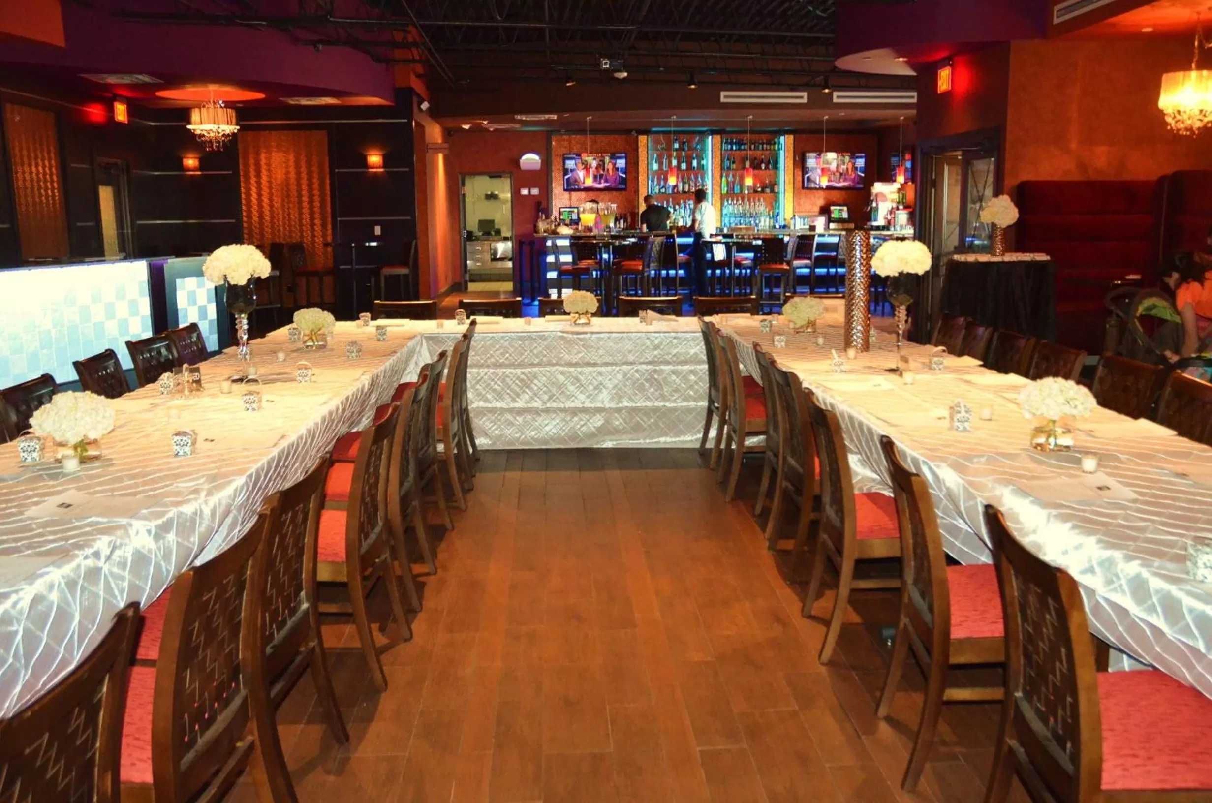 Restaurant/places to eat in Lux Hotel & Spa, Trademark Collection by Wyndham