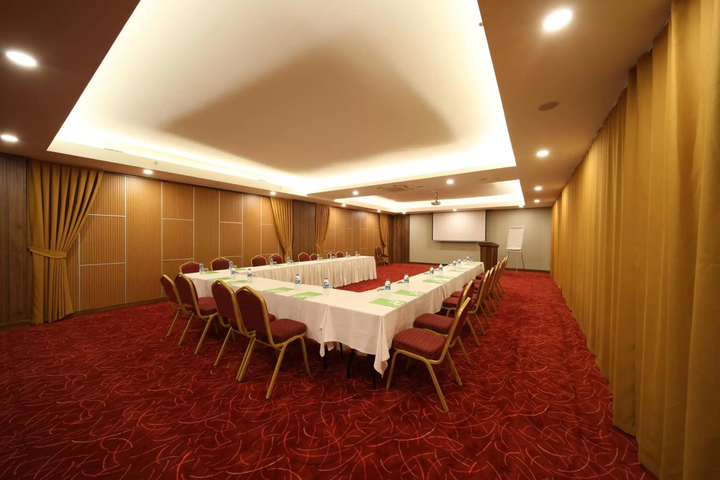 Meeting/conference room in Holiday Inn - Trabzon-East, an IHG Hotel