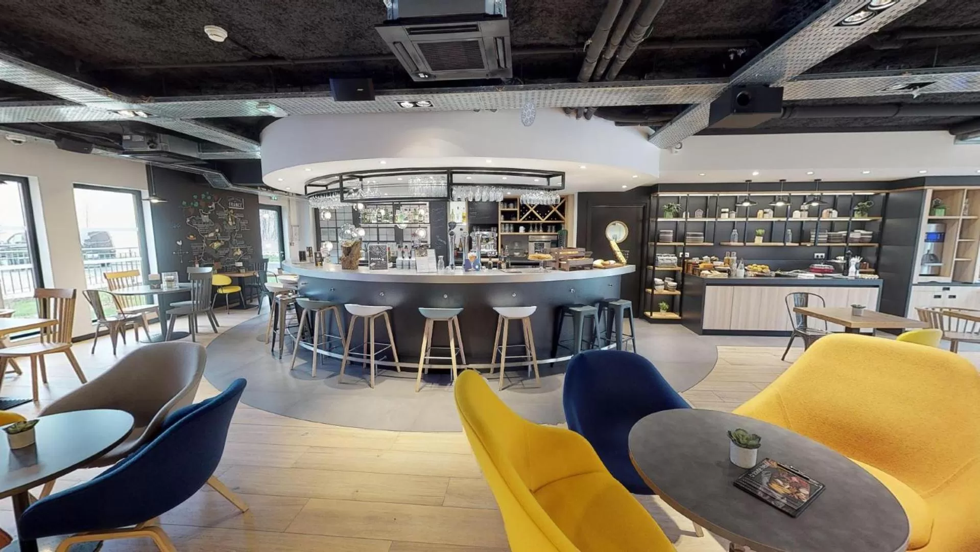Seating area in Campanile Fontainebleau