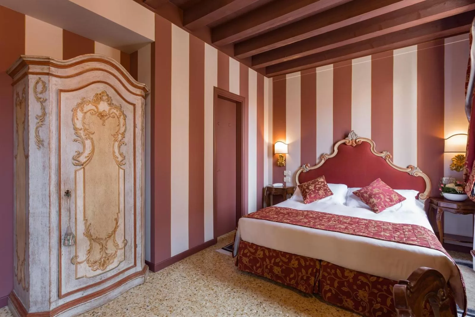 Other, Bed in Hotel Tiziano