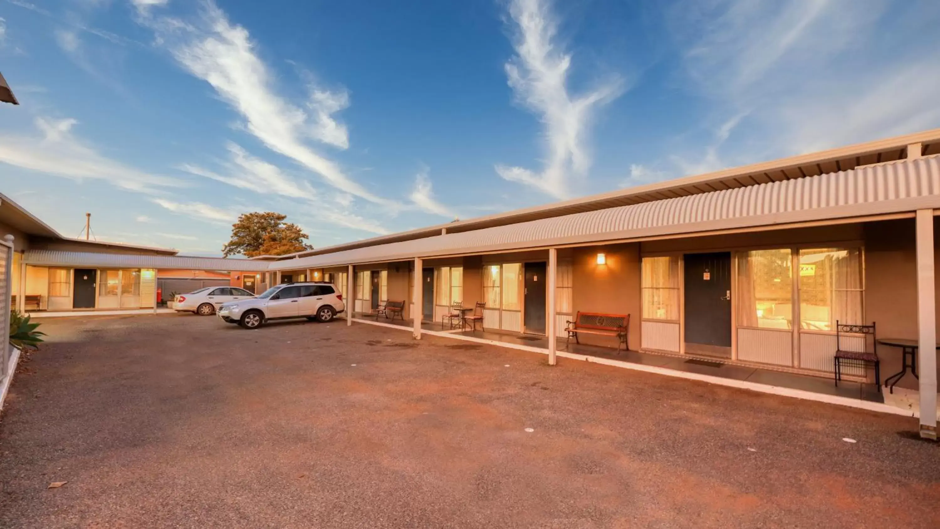 Property Building in Silver Haven Motor Inn