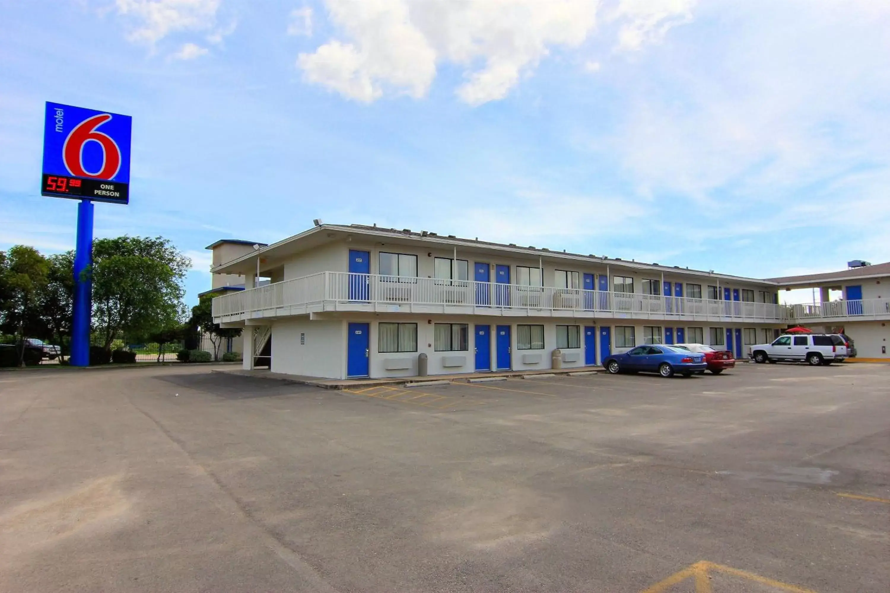 Facade/entrance, Property Building in Motel 6-Corpus Christi, TX - Northwest