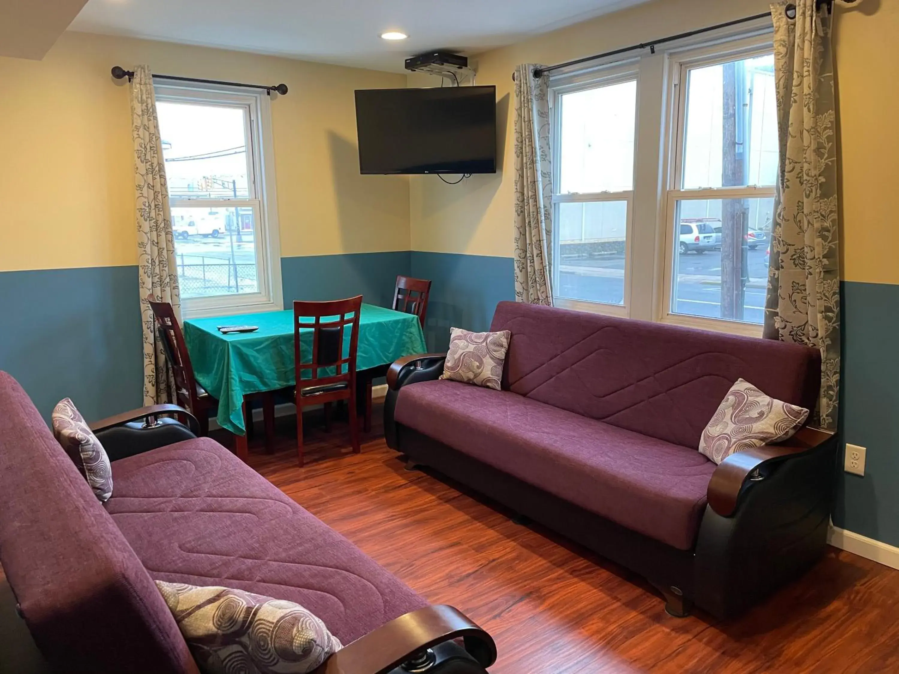 TV and multimedia, Seating Area in Anchor Motel