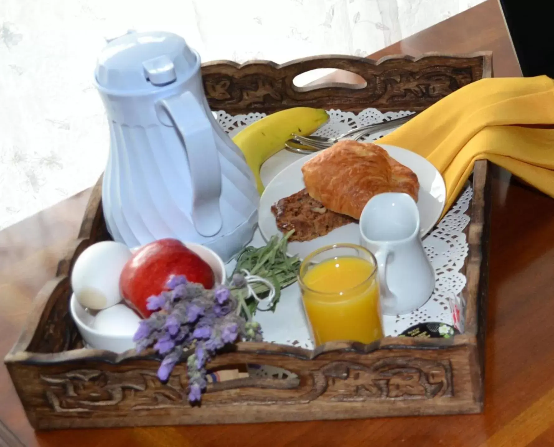 Continental breakfast, Breakfast in Carmel Valley Lodge