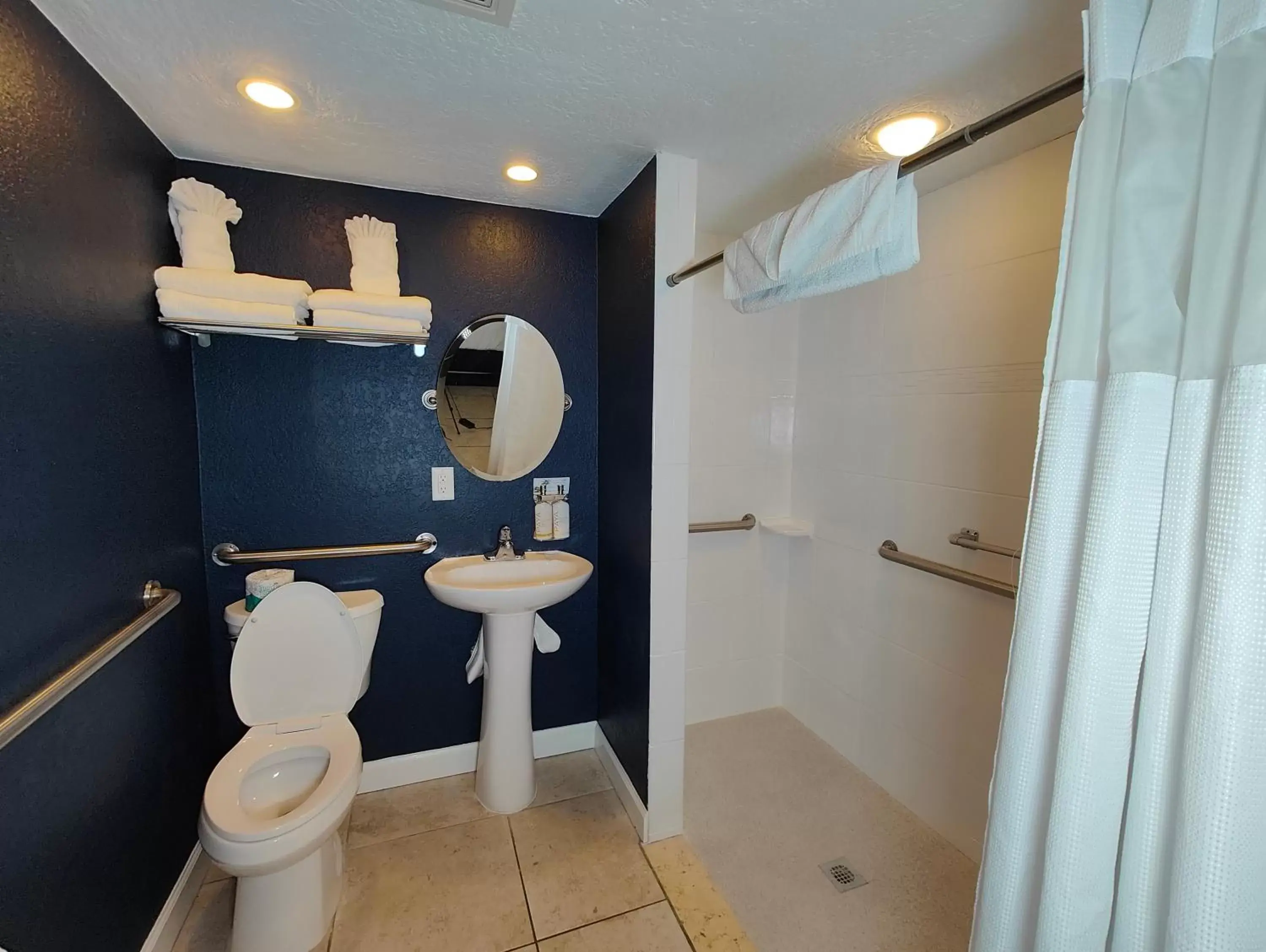 Shower, Bathroom in Tahitian Beach Resort