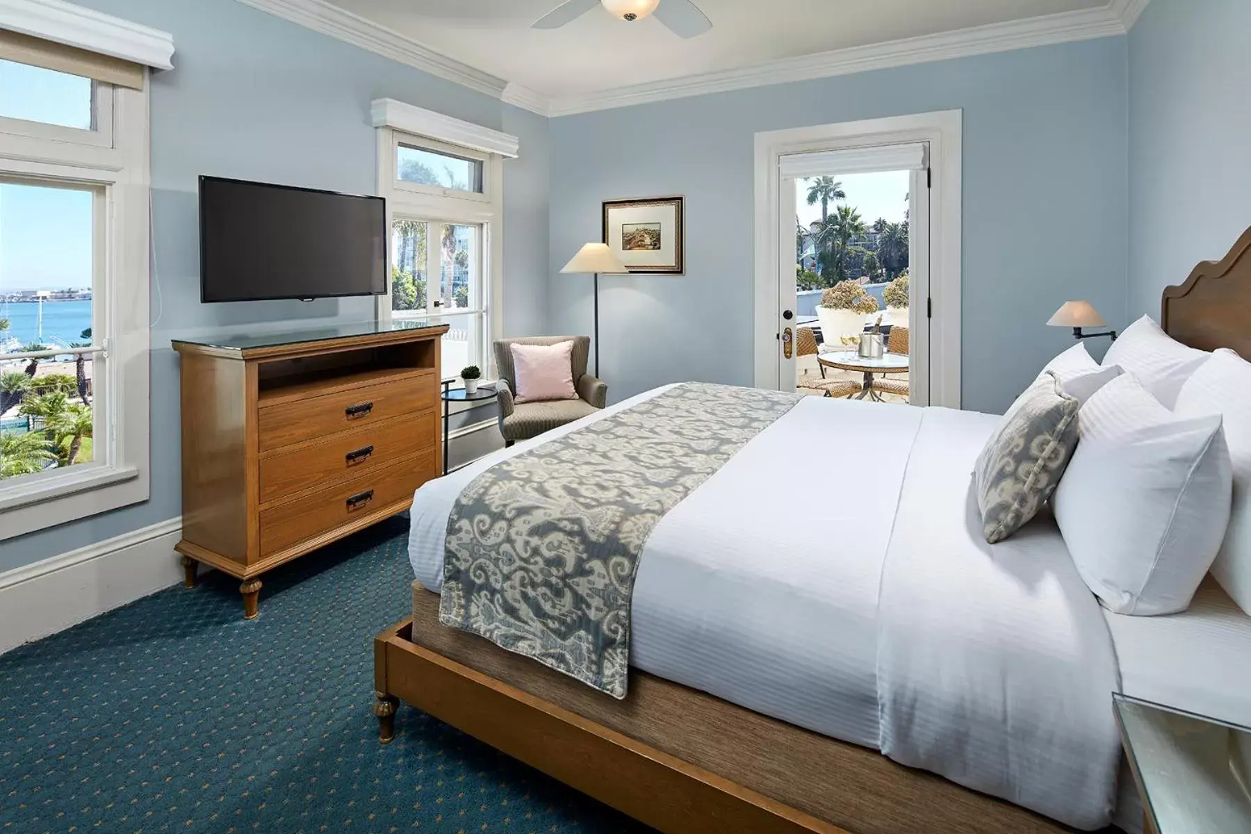 Bedroom, Bed in Glorietta Bay Inn