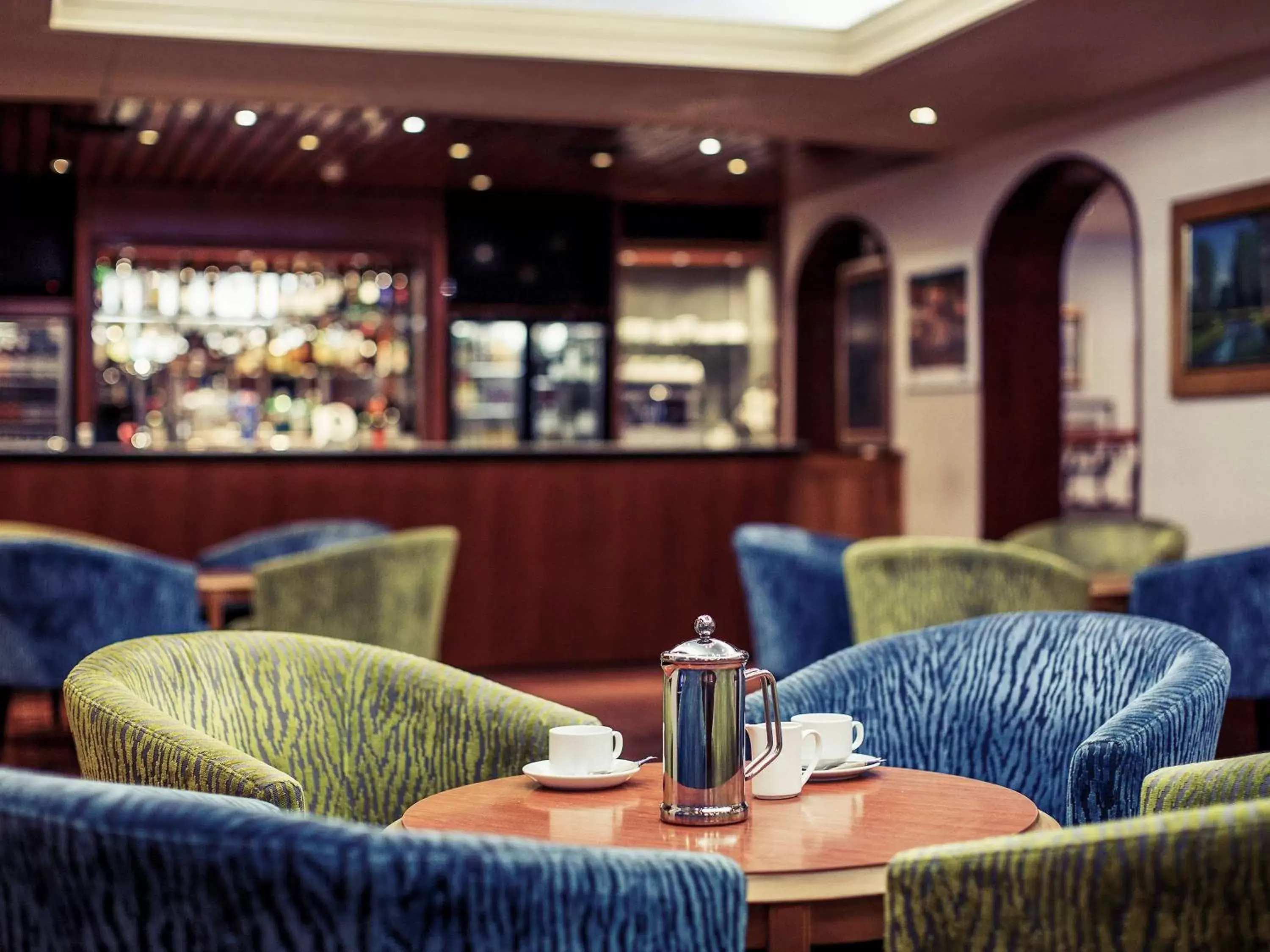 Lounge or bar, Restaurant/Places to Eat in Mercure Norwich Hotel