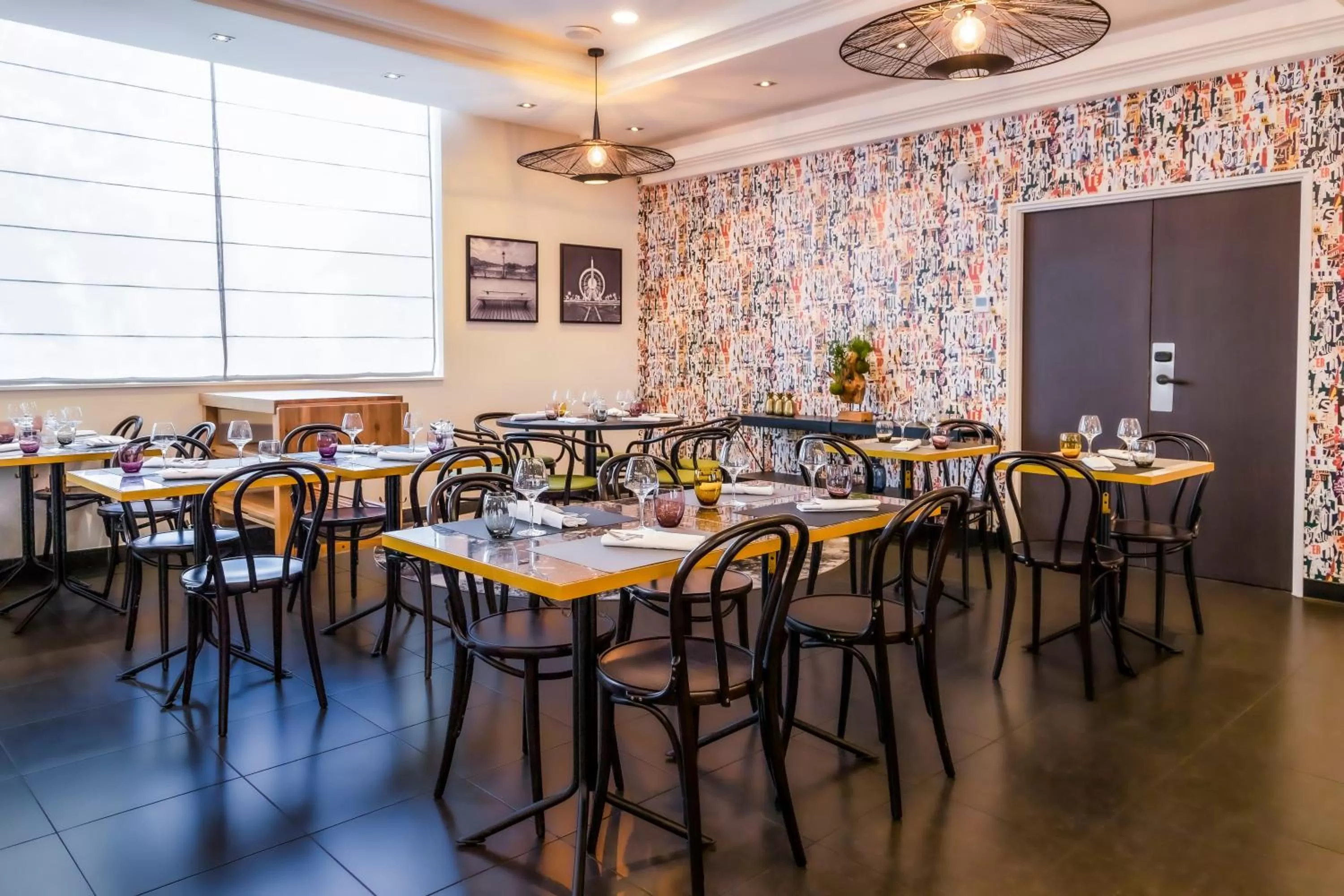 Restaurant/places to eat in Novotel Paris 17