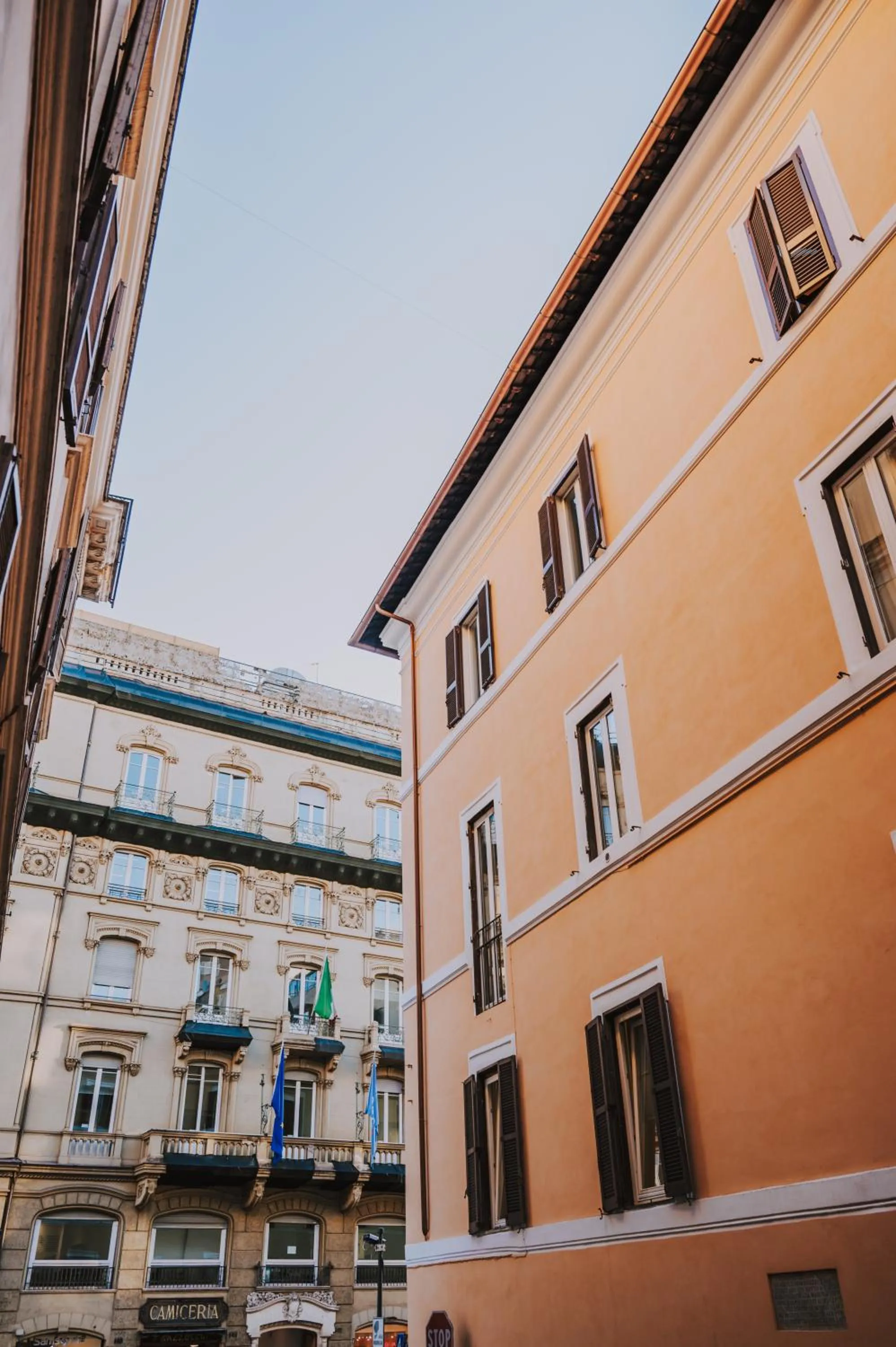 Property building in Albergo Delle Regioni, Barberini - Fontana di Trevi