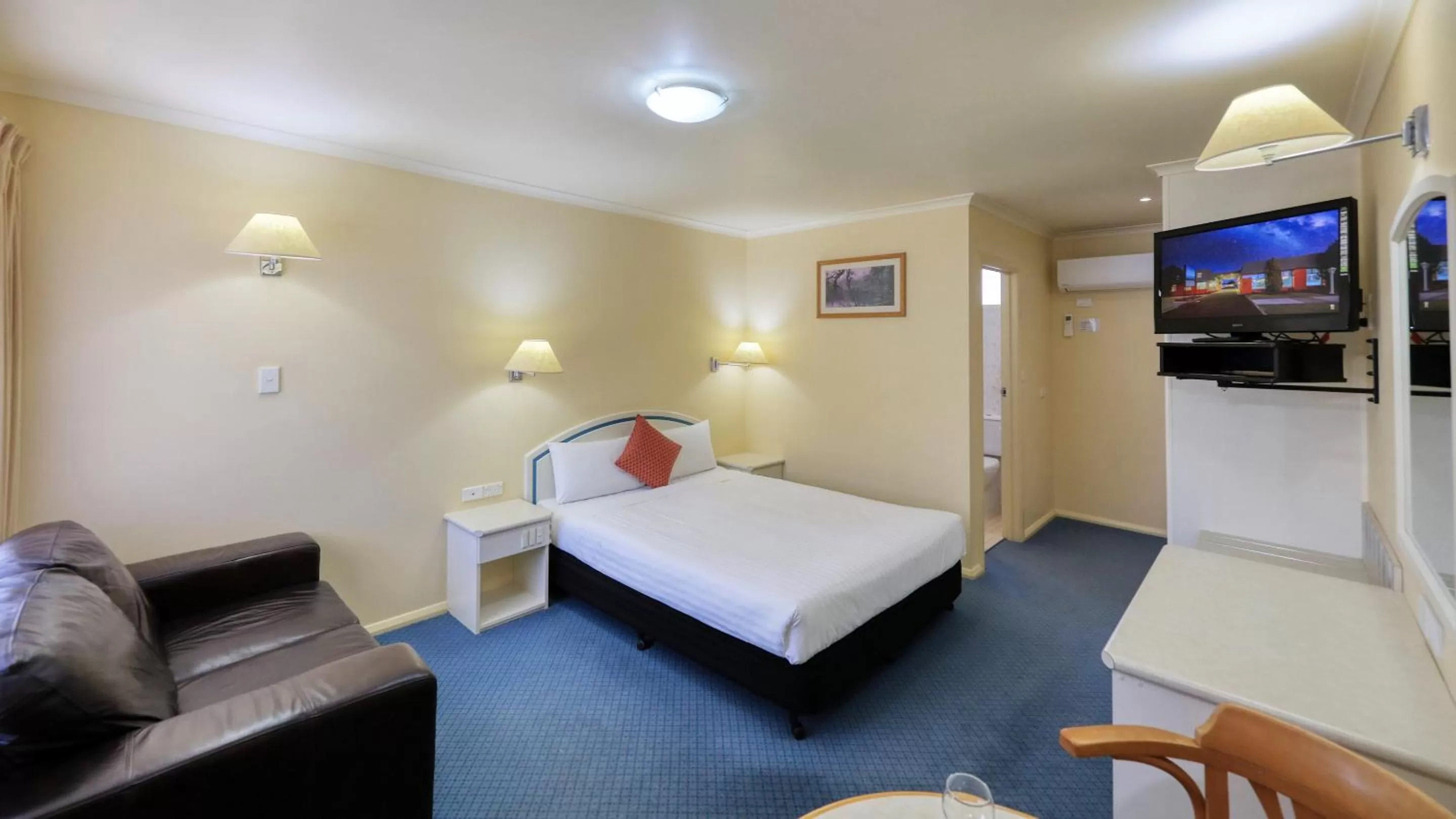 Executive Queen Room in Sunrise Devonport