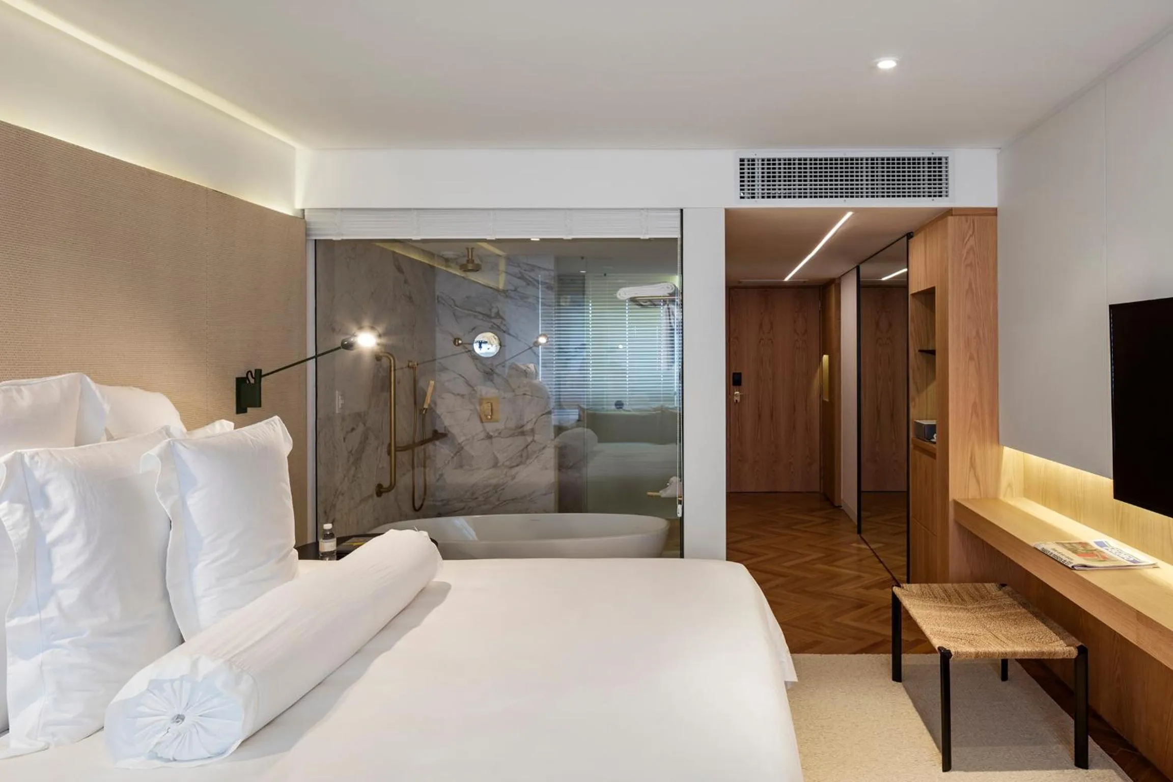 Photo of the whole room, Bed in Emiliano Rio