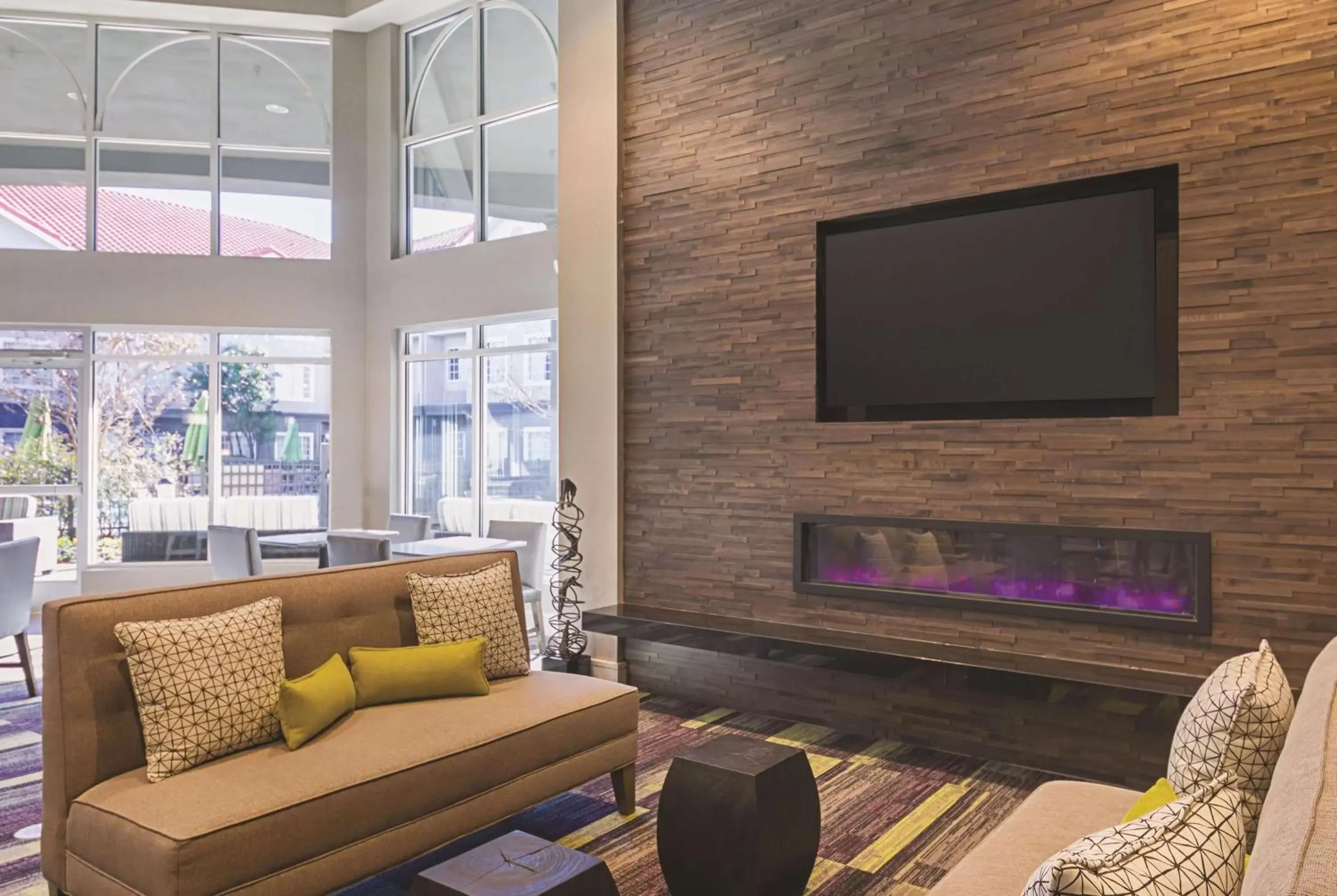 Lobby or reception, TV/Entertainment Center in La Quinta by Wyndham Austin at The Domain