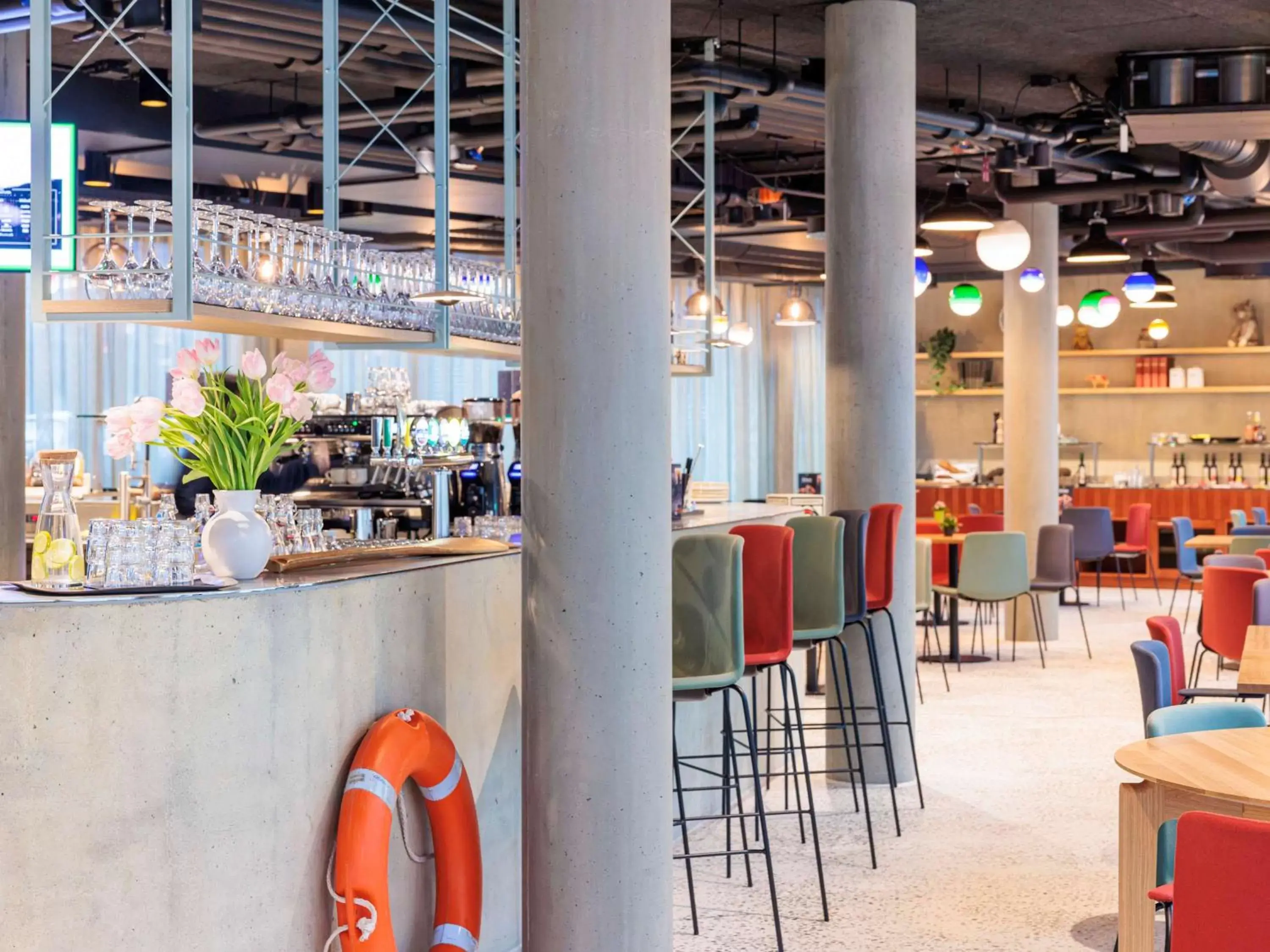 Lounge or bar in ibis Styles Bern City Lounge or bar in ibis Styles Bern City