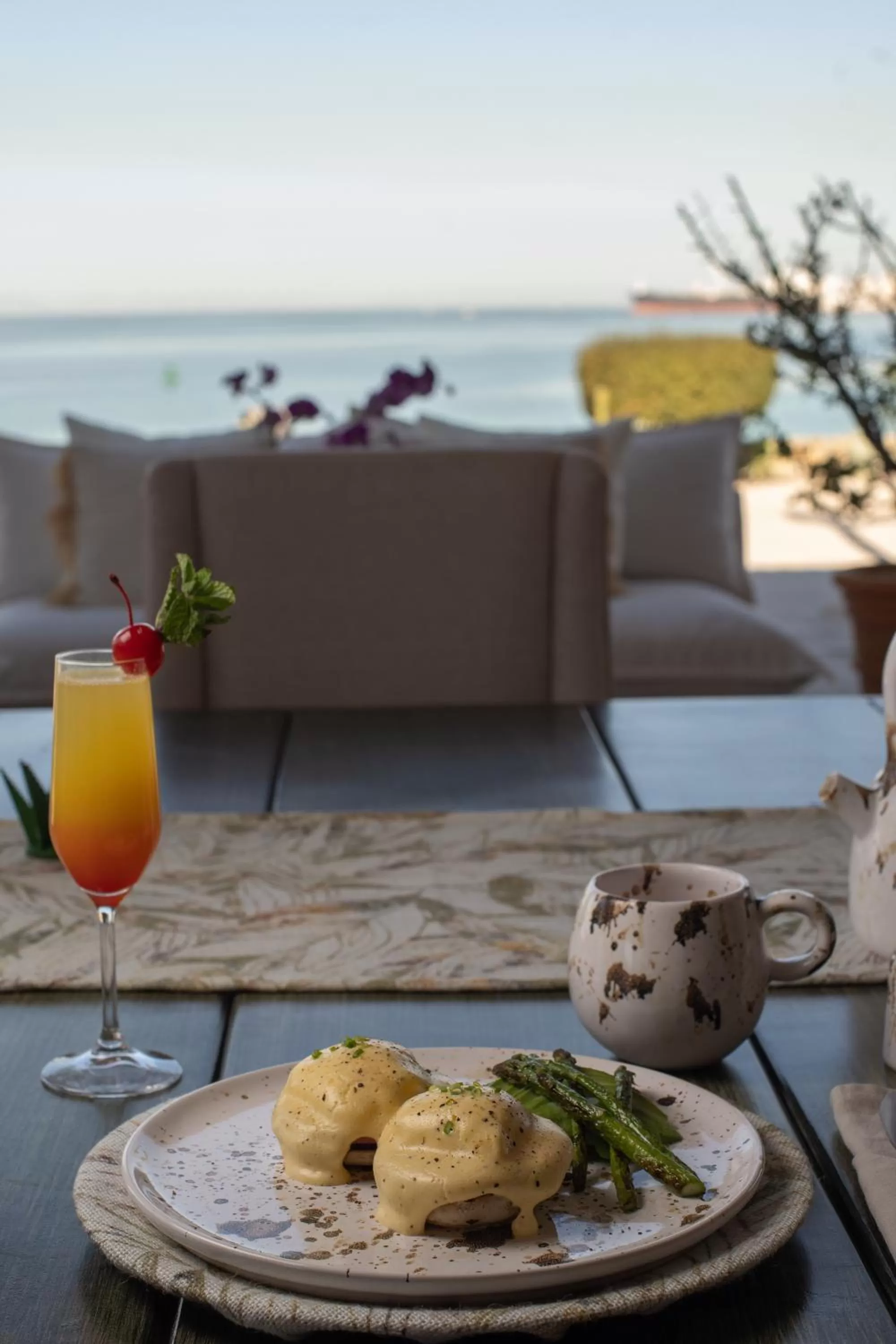 Restaurant/places to eat in Orchid House Baja