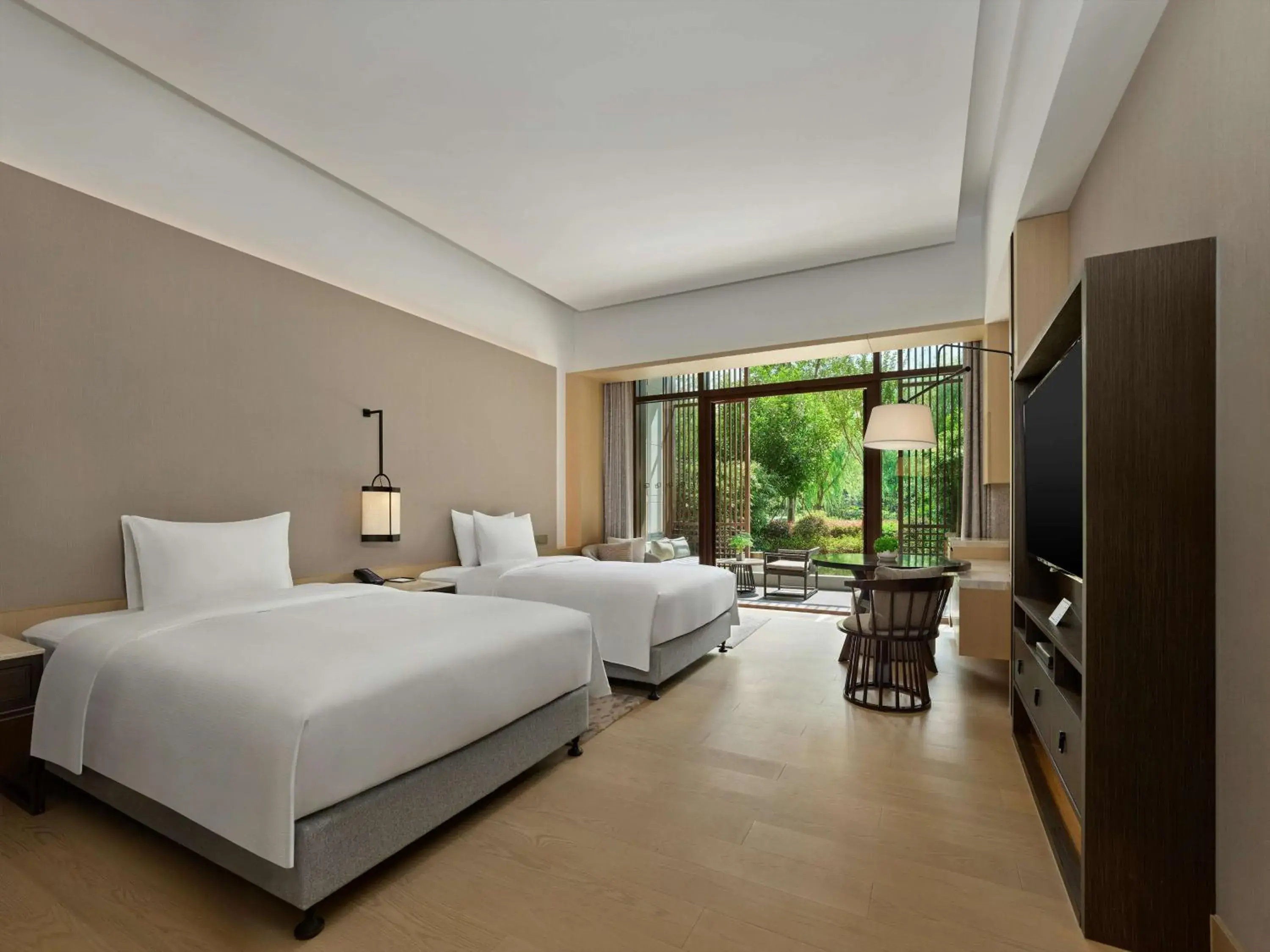 Bedroom in Hilton Shanghai Songjiang Guangfulin