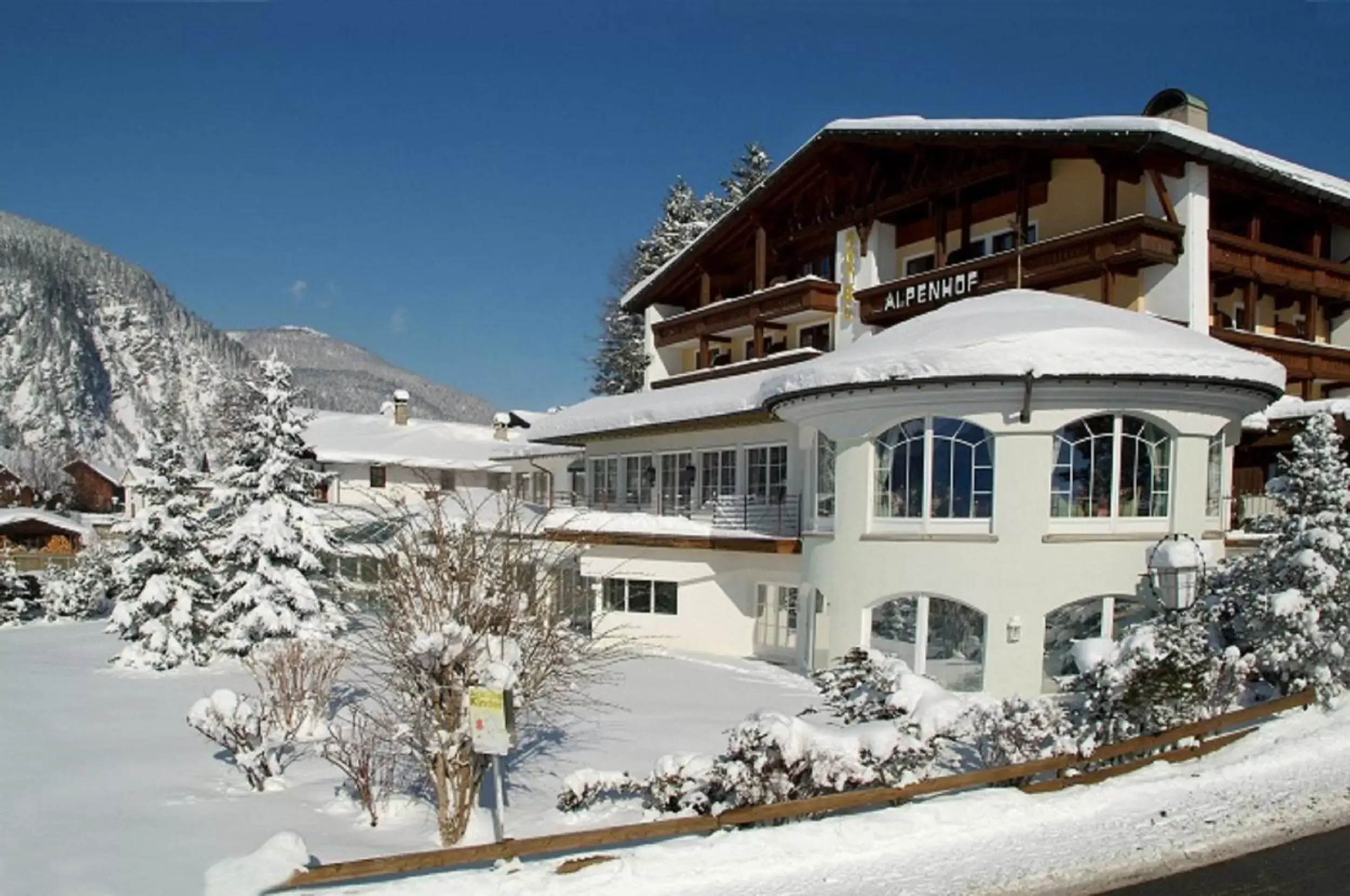 Facade/entrance, Winter in Wellness & Sporthotel Alpenhof